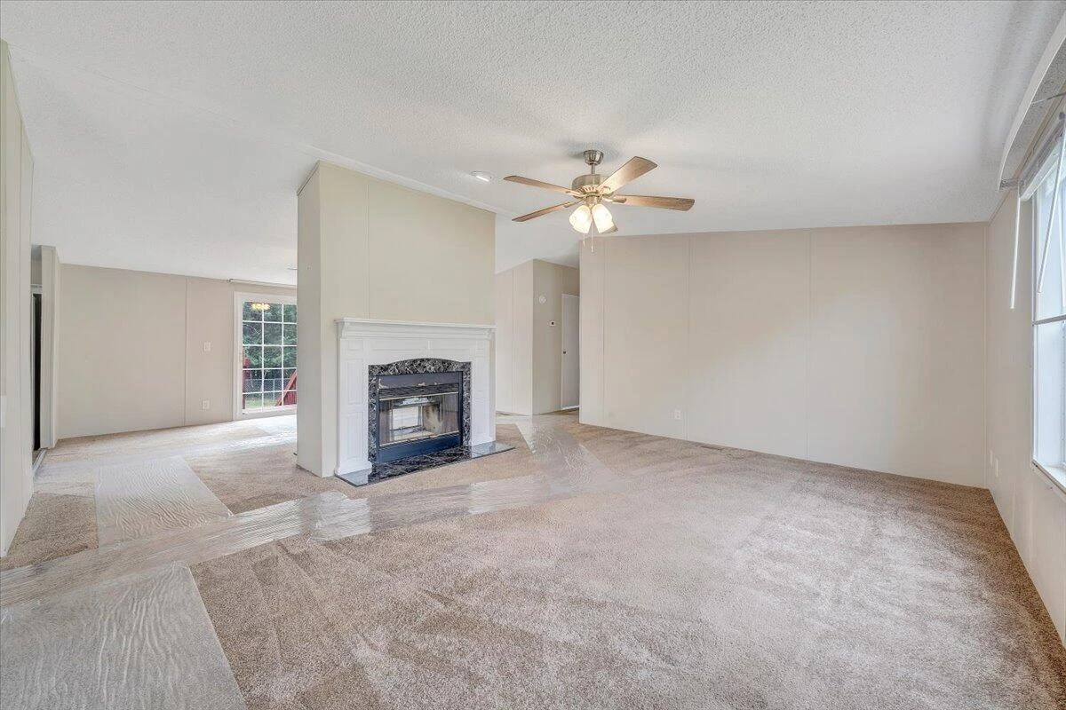 247 High Point RD - Photo 3