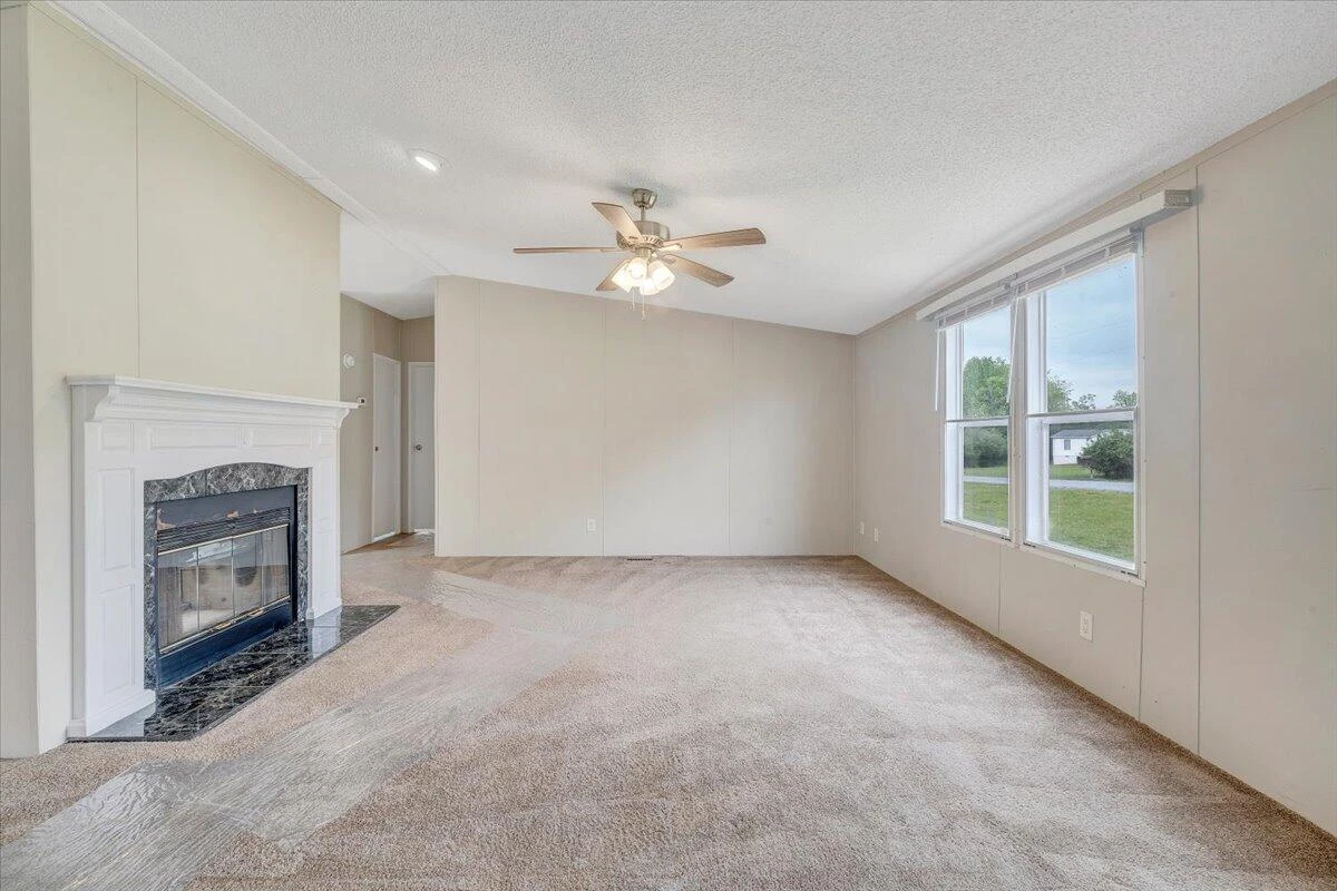 247 High Point RD - Photo 4