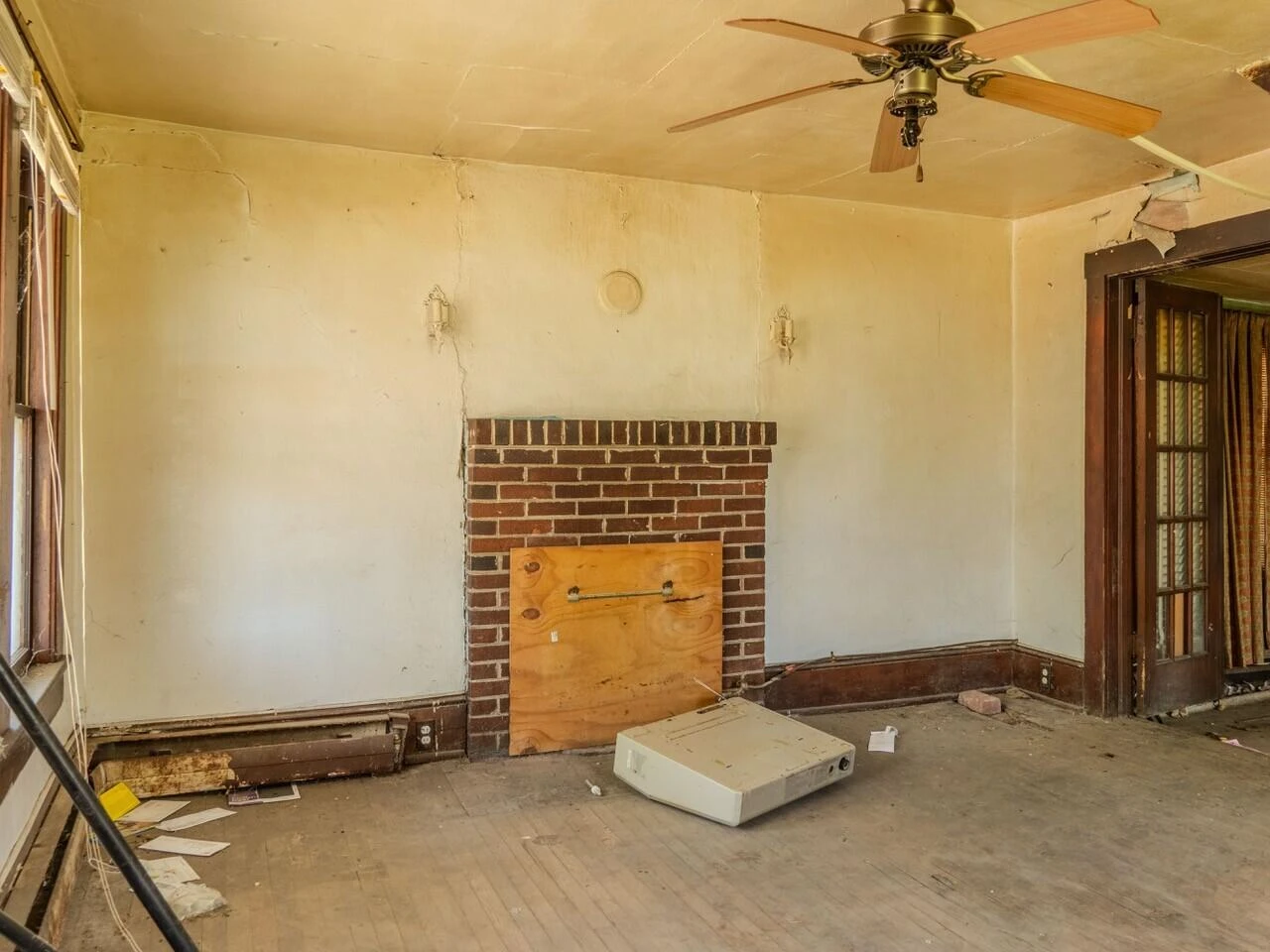 216 Chapman ST - Photo 2