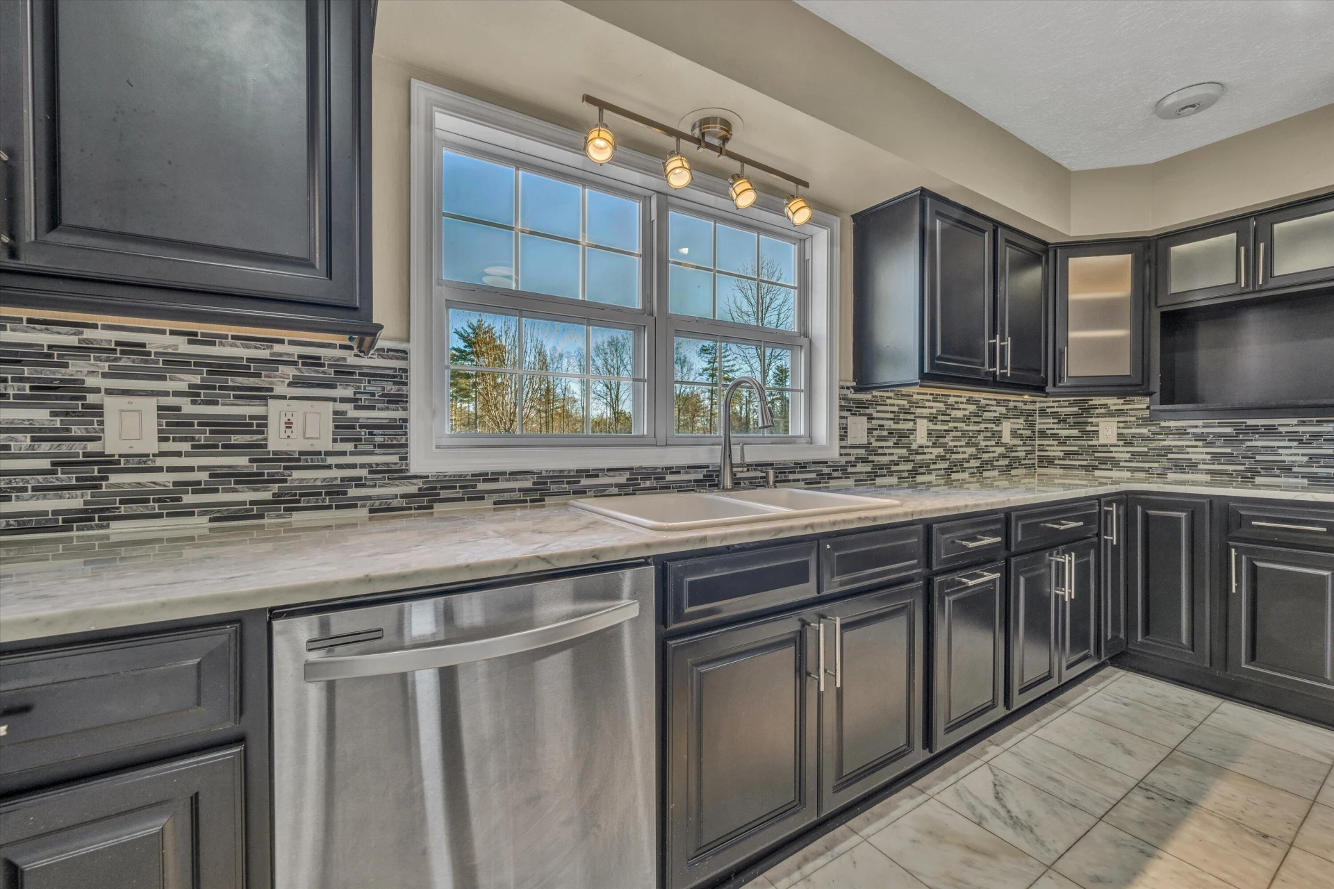 35 Middle Ridge DR - Photo 13