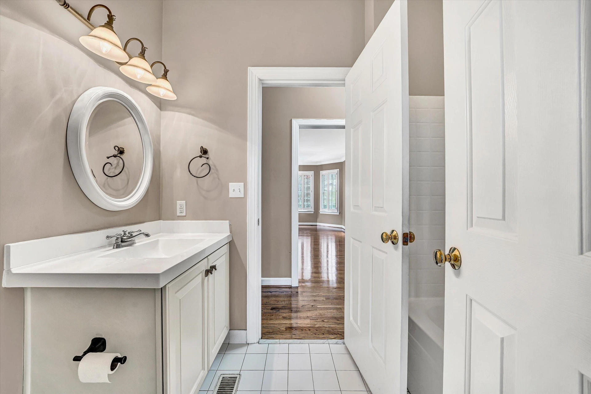 5832 Salisbury DR - Photo 14