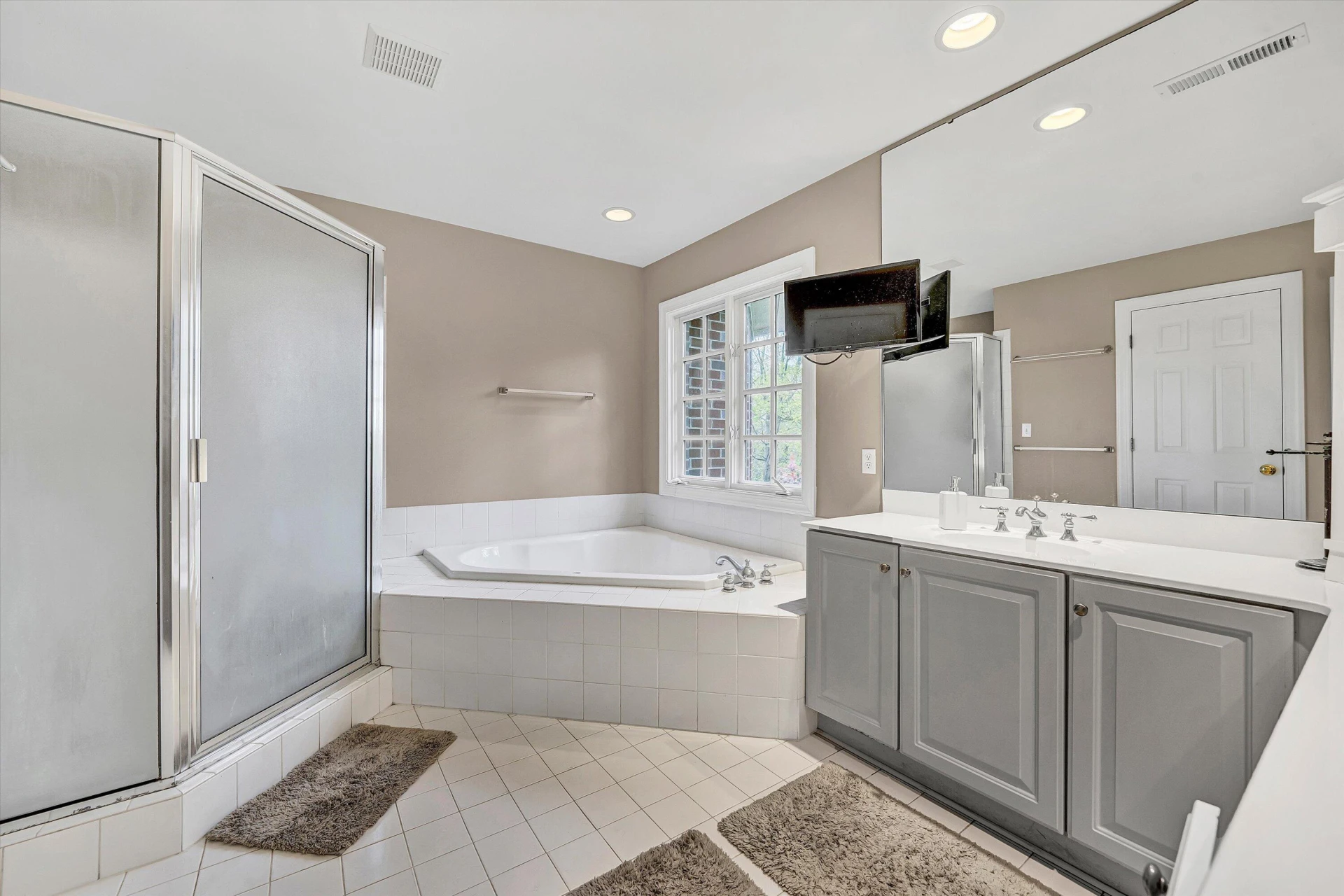 5832 Salisbury DR - Photo 44