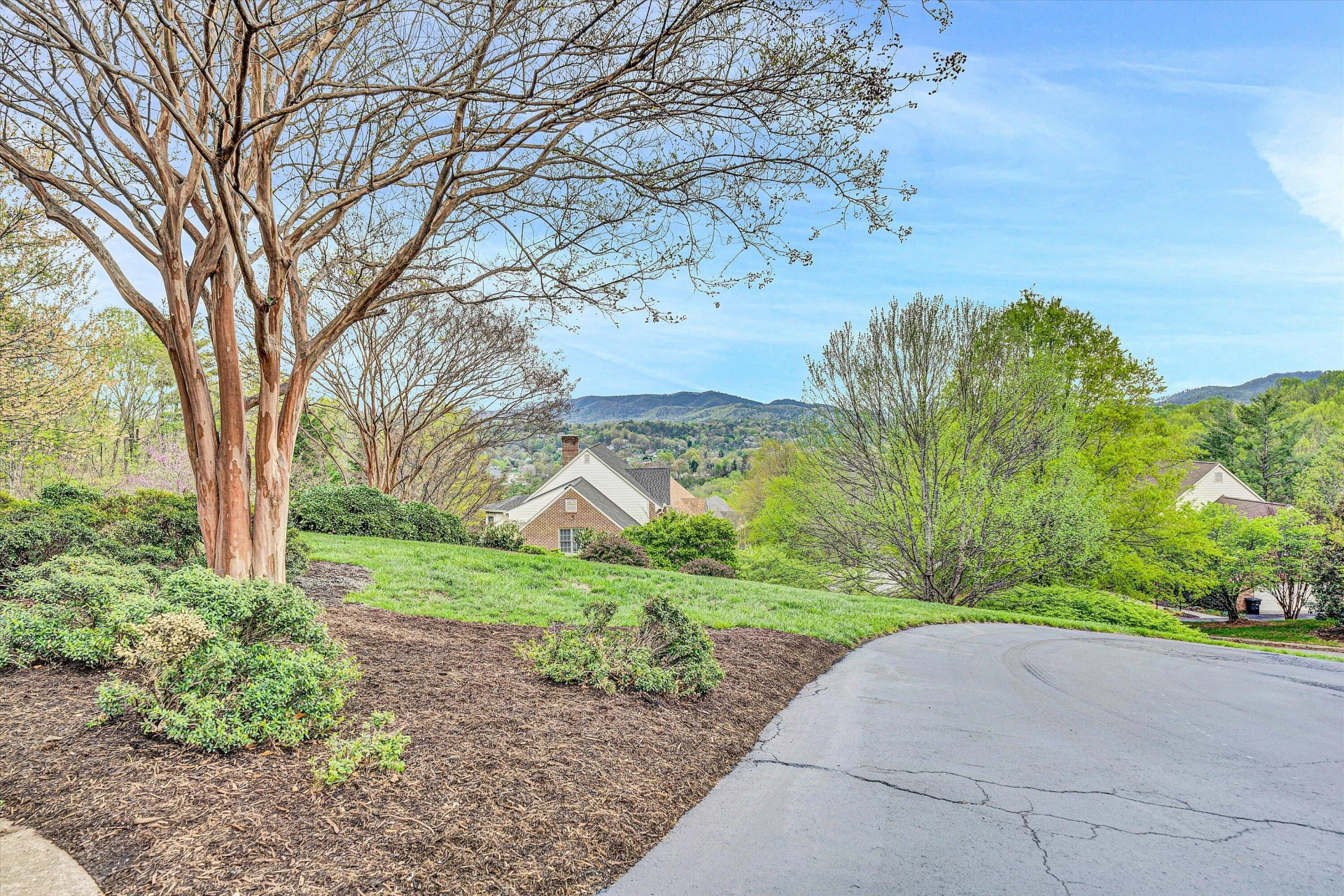 5832 Salisbury DR - Photo 8
