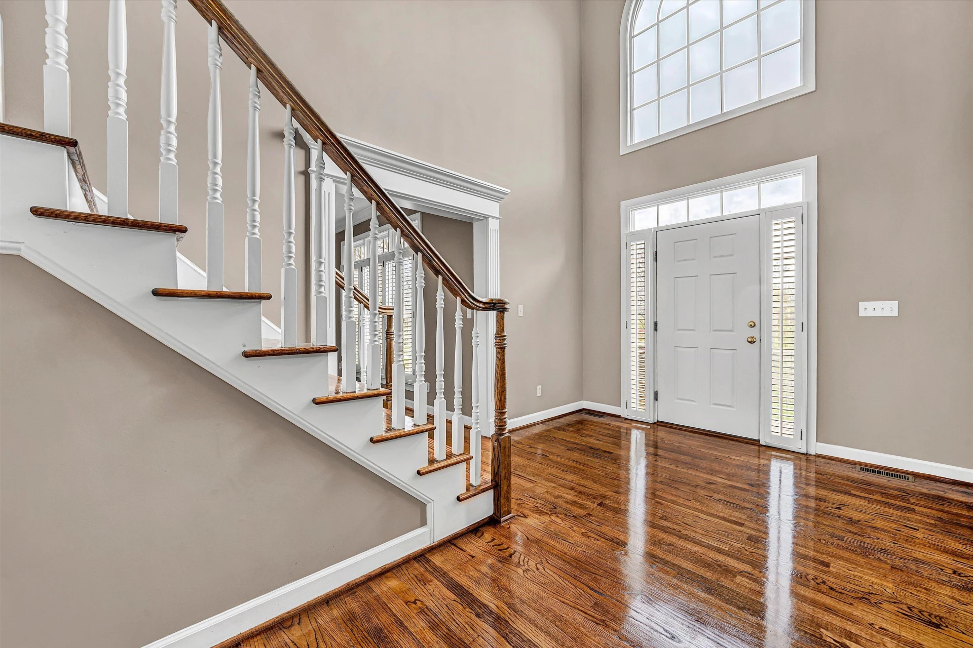 5832 Salisbury DR - Photo 9