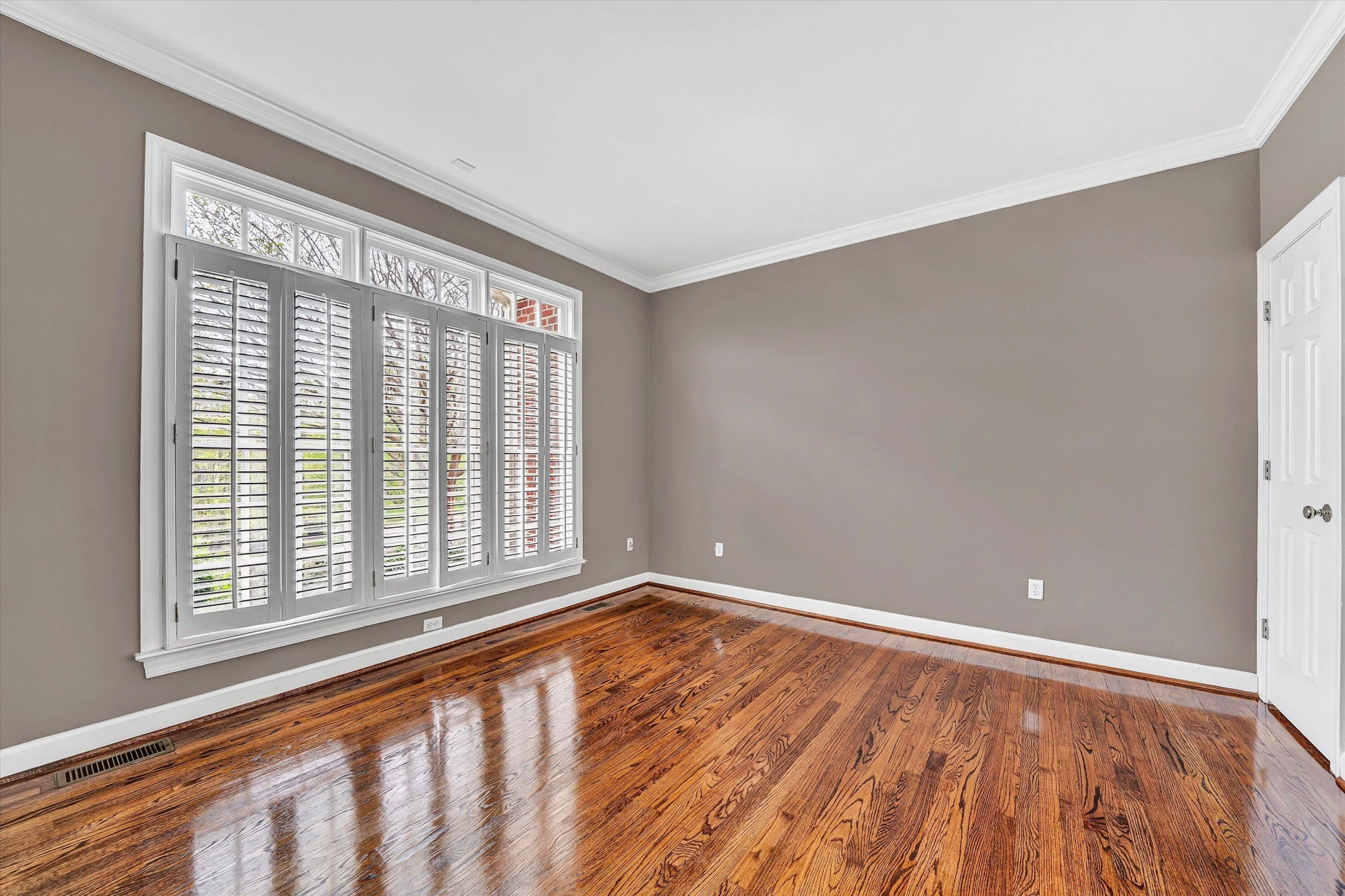 5832 Salisbury DR - Photo 11