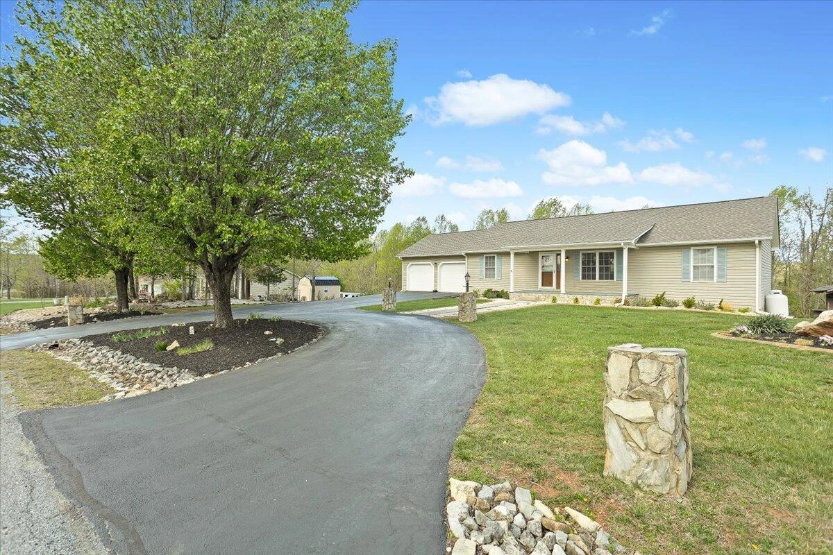 845 Black Rock RD