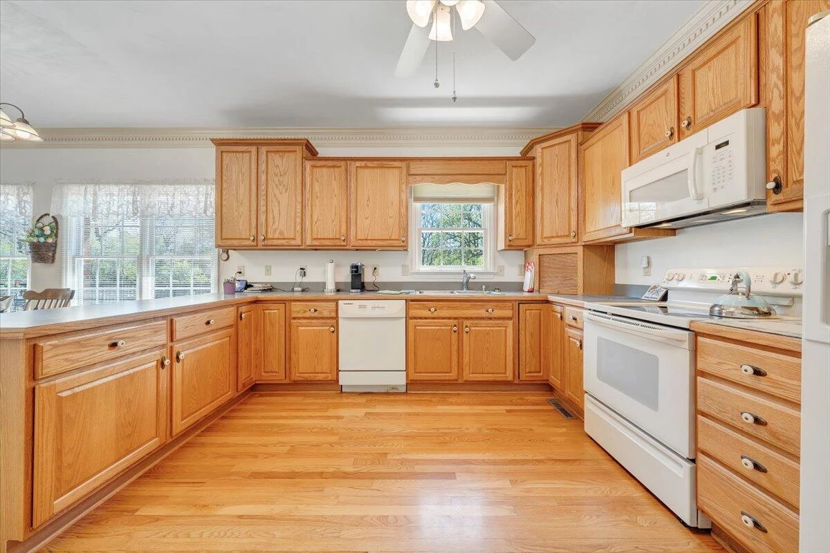 84 Braemar DR - Photo 16