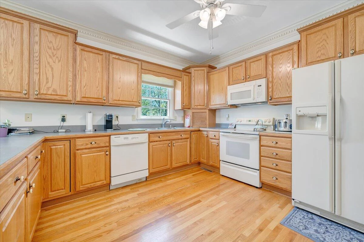 84 Braemar DR - Photo 17