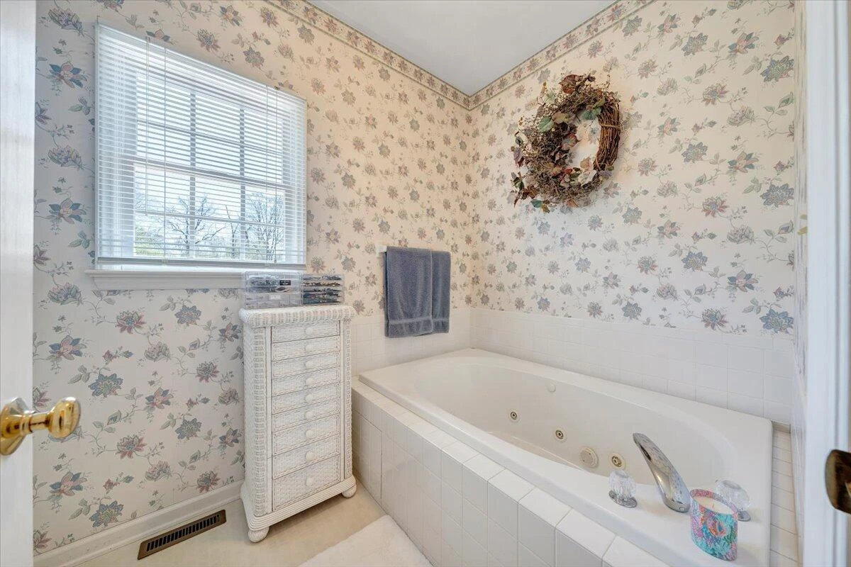 84 Braemar DR - Photo 33