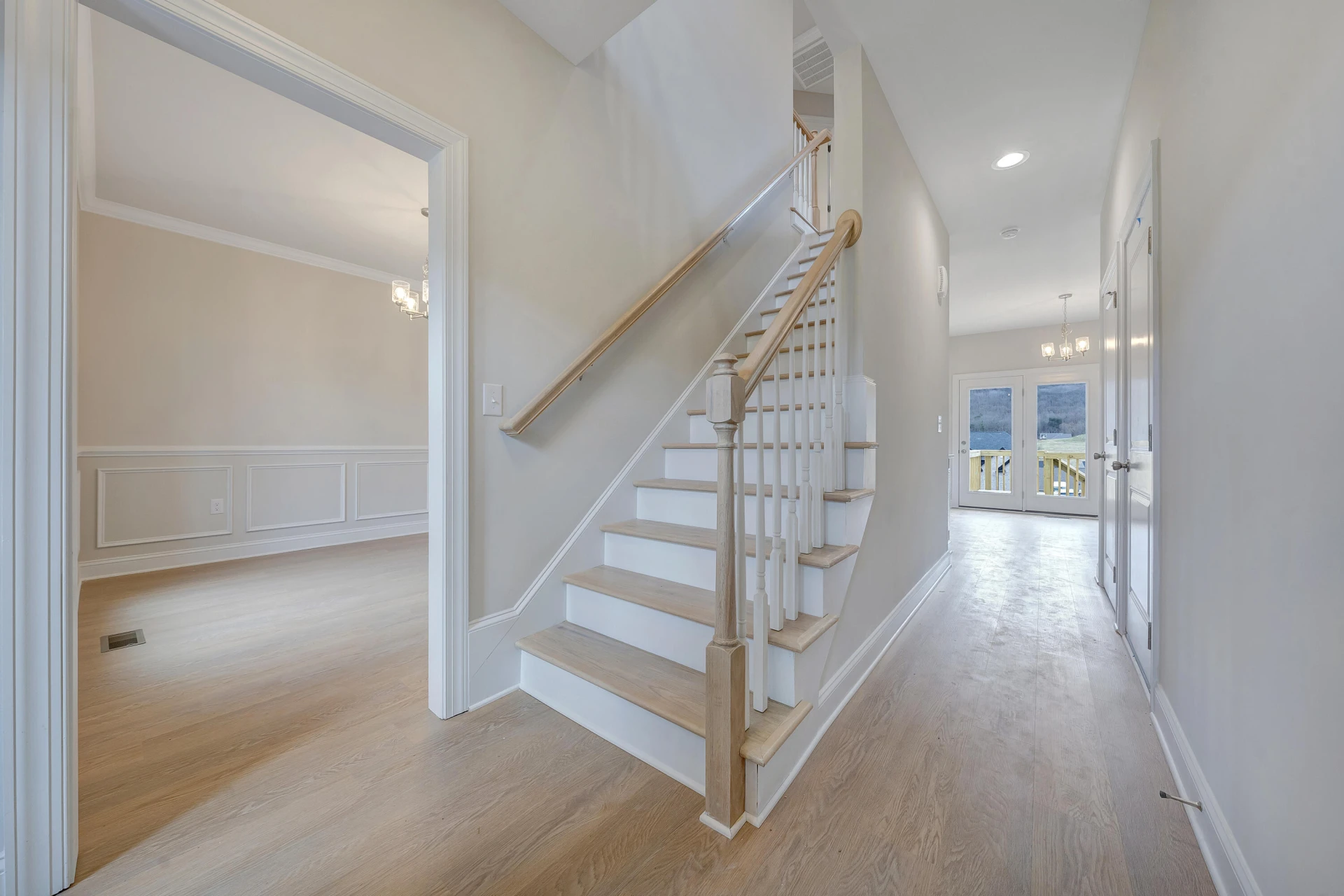 2820 Russlen DR - Photo 2