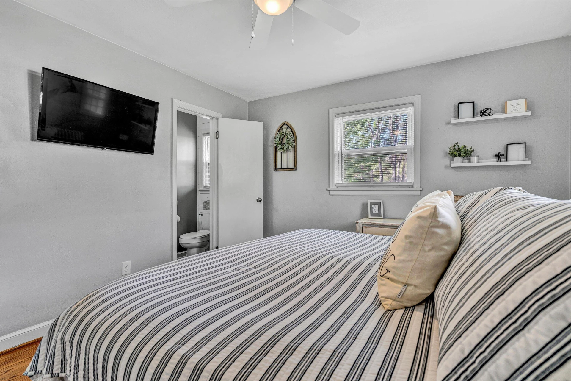 2747 Brogan CIR - Photo 16