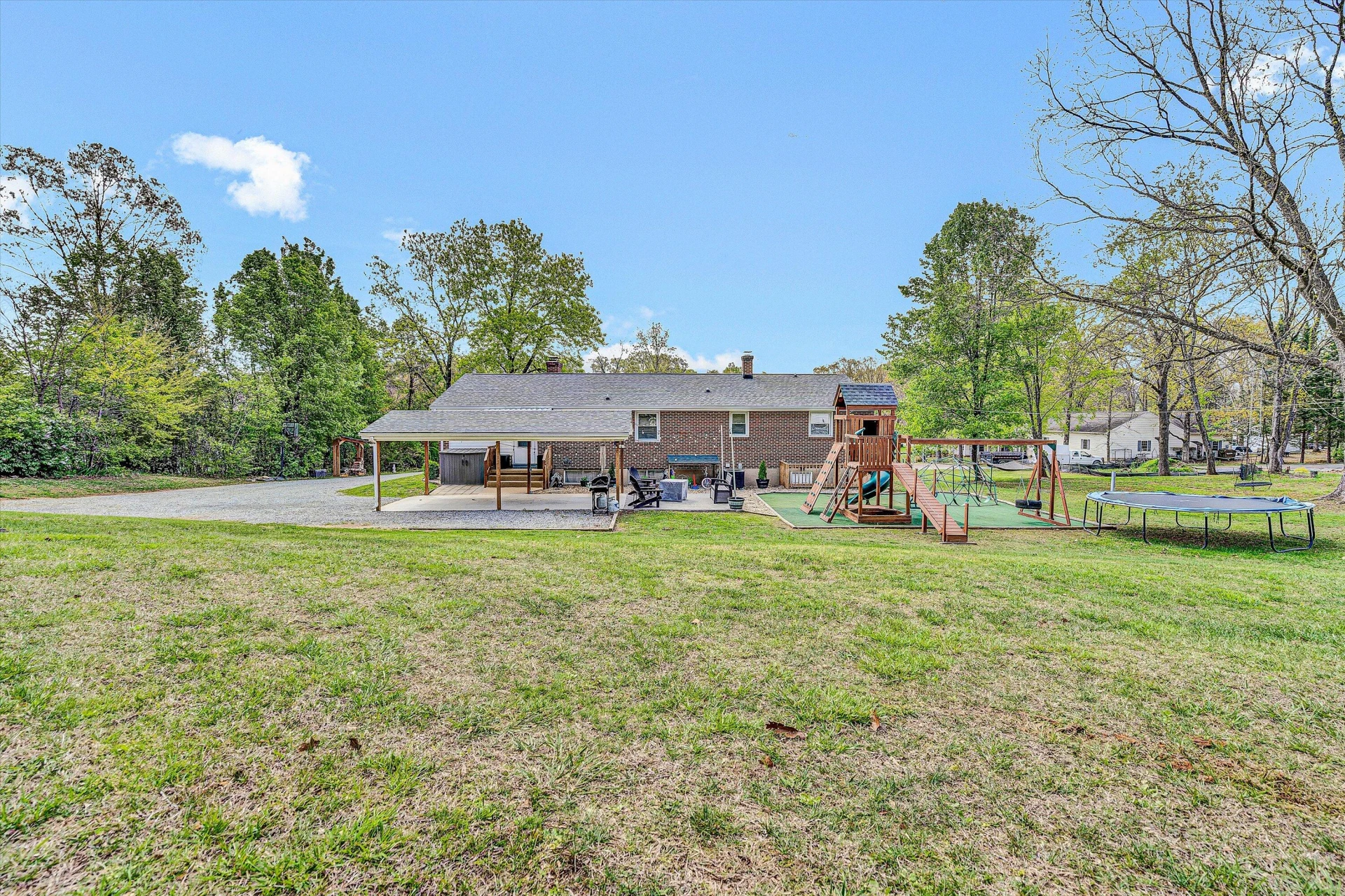2747 Brogan CIR - Photo 32