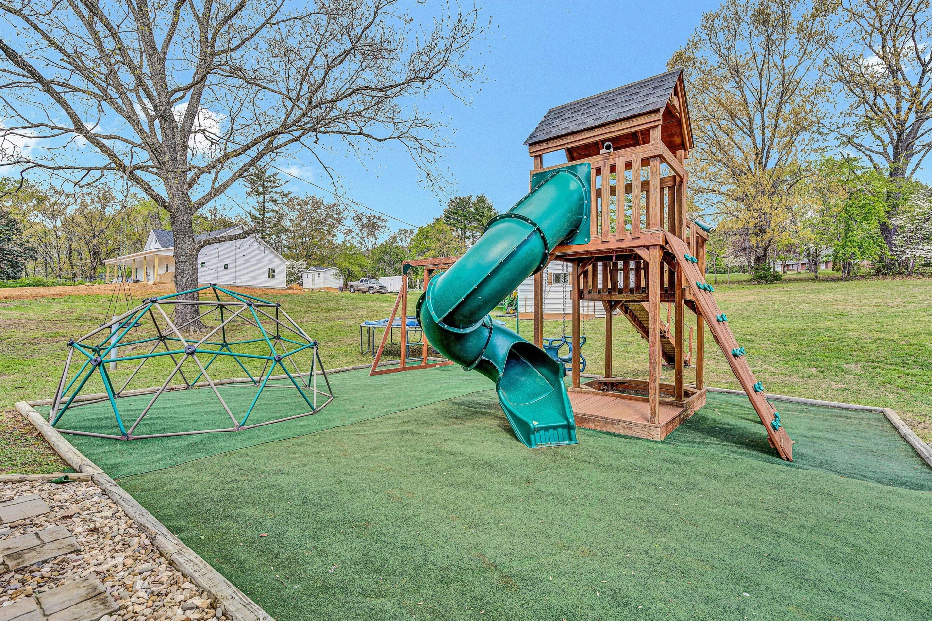 2747 Brogan CIR - Photo 35