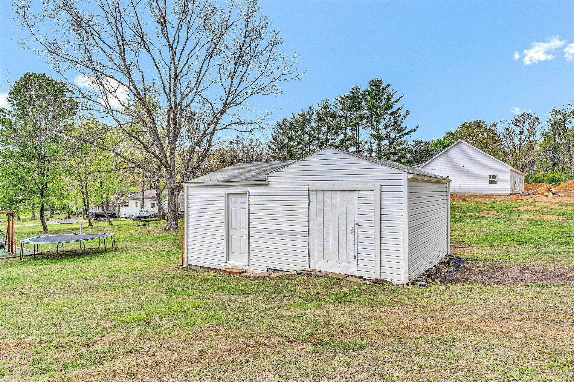 2747 Brogan CIR - Photo 37