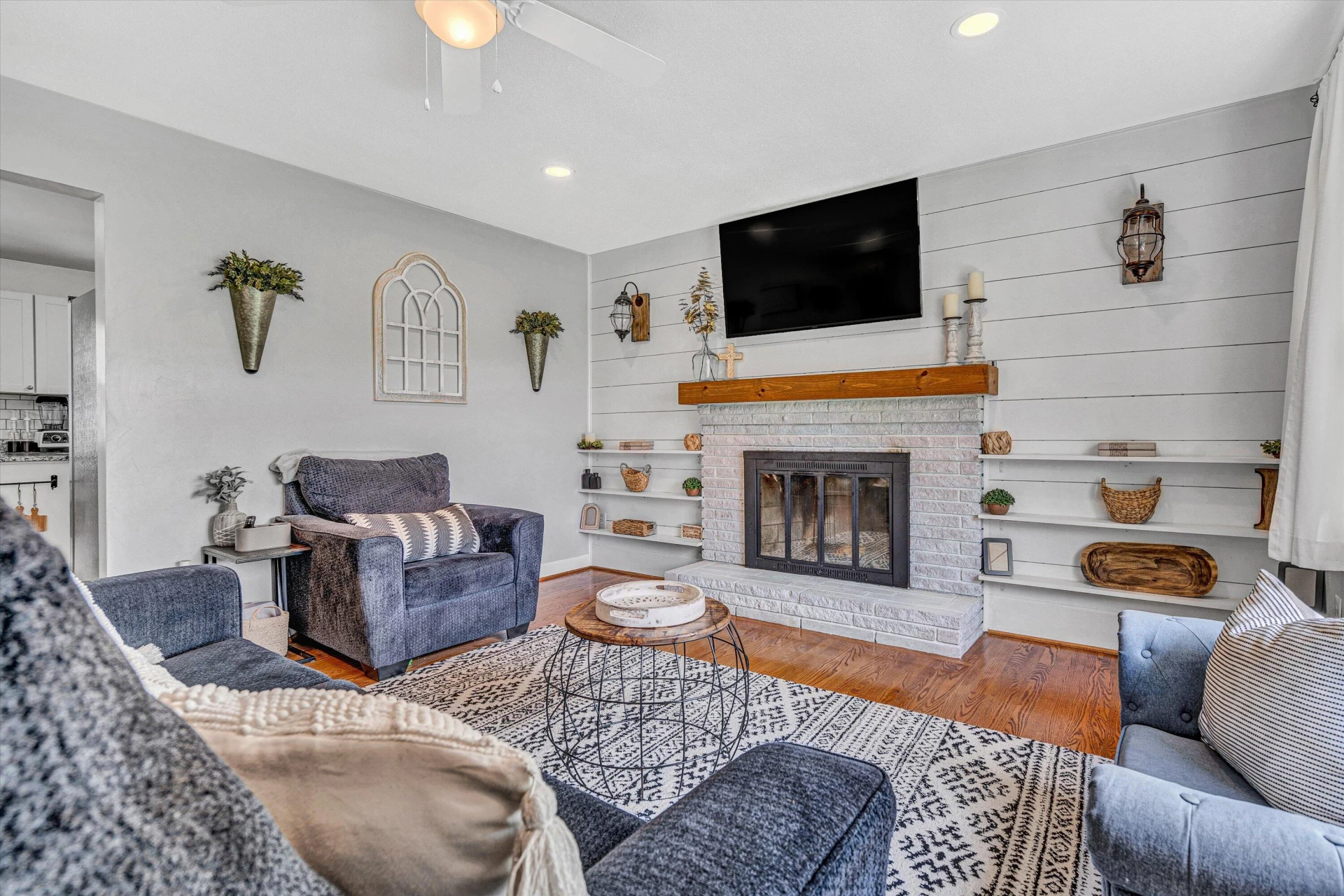 2747 Brogan CIR - Photo 5