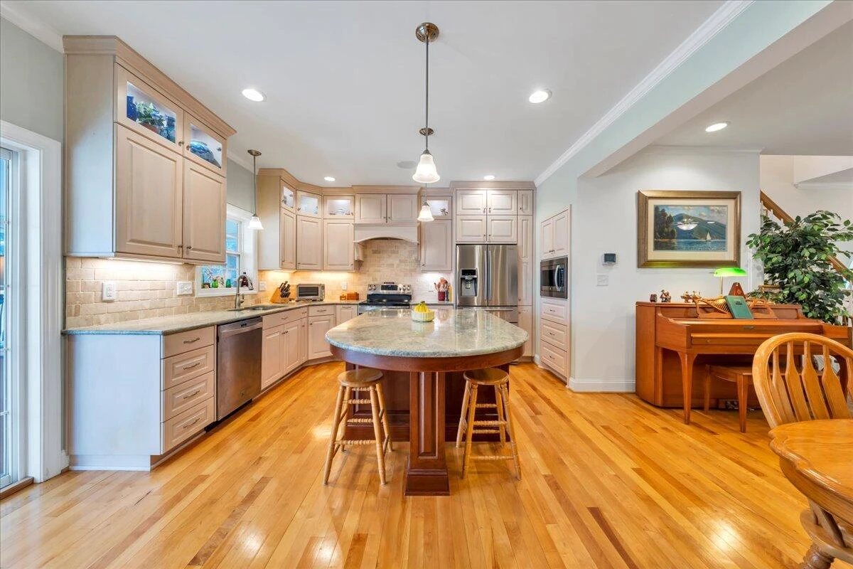 530 Mallard Point RD - Photo 18