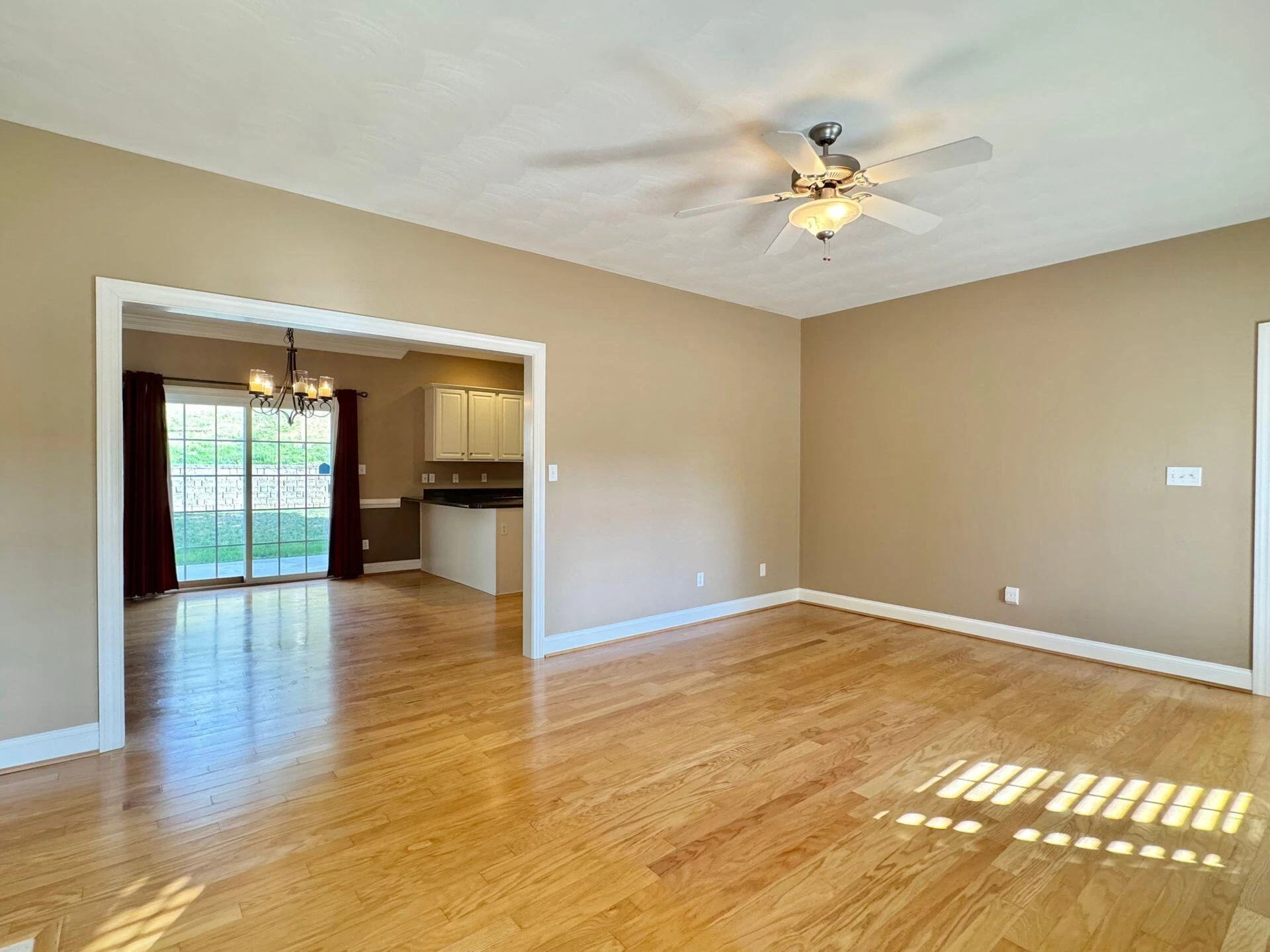6201 Crumpacker DR - Photo 13