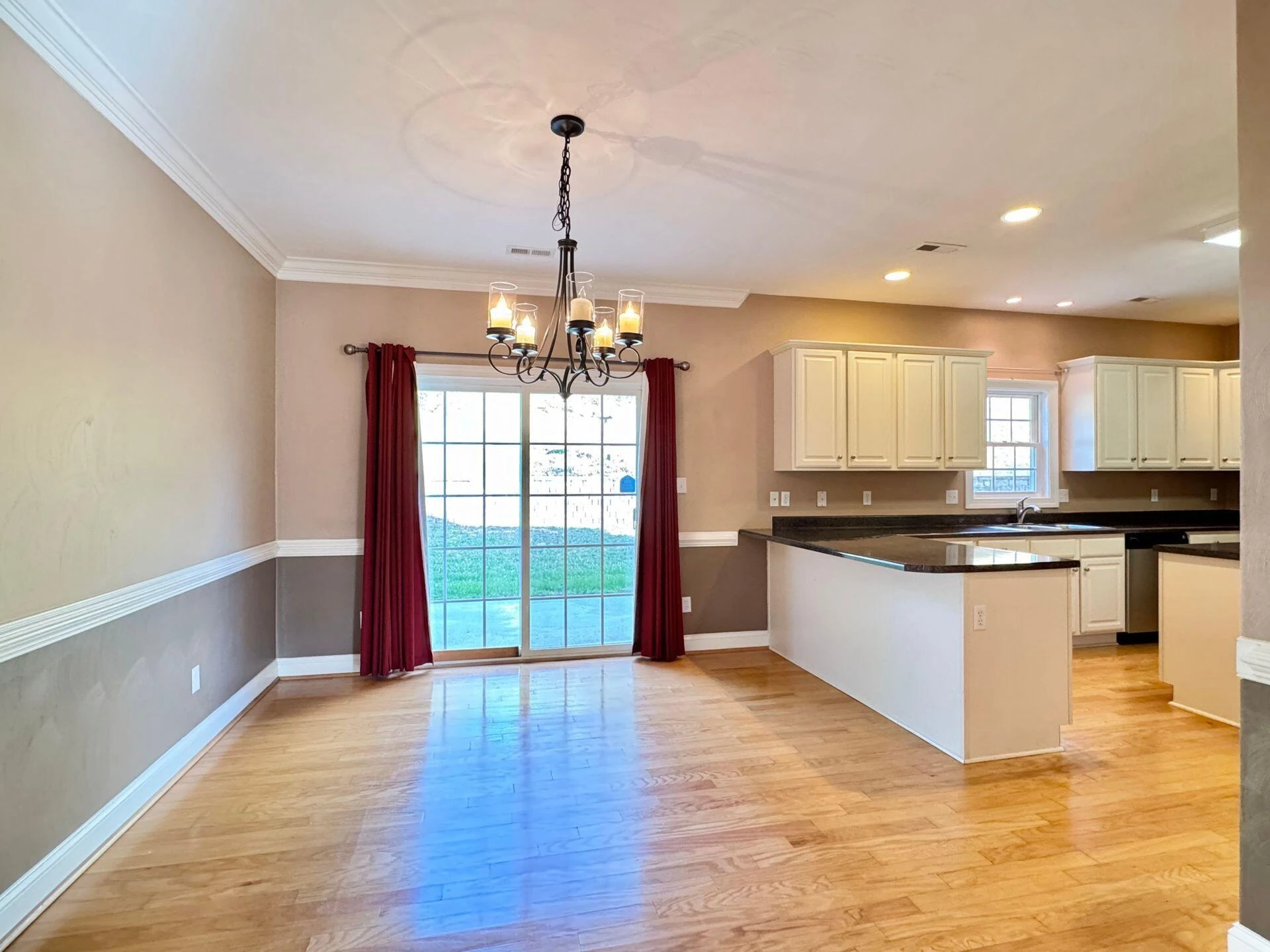 6201 Crumpacker DR - Photo 14