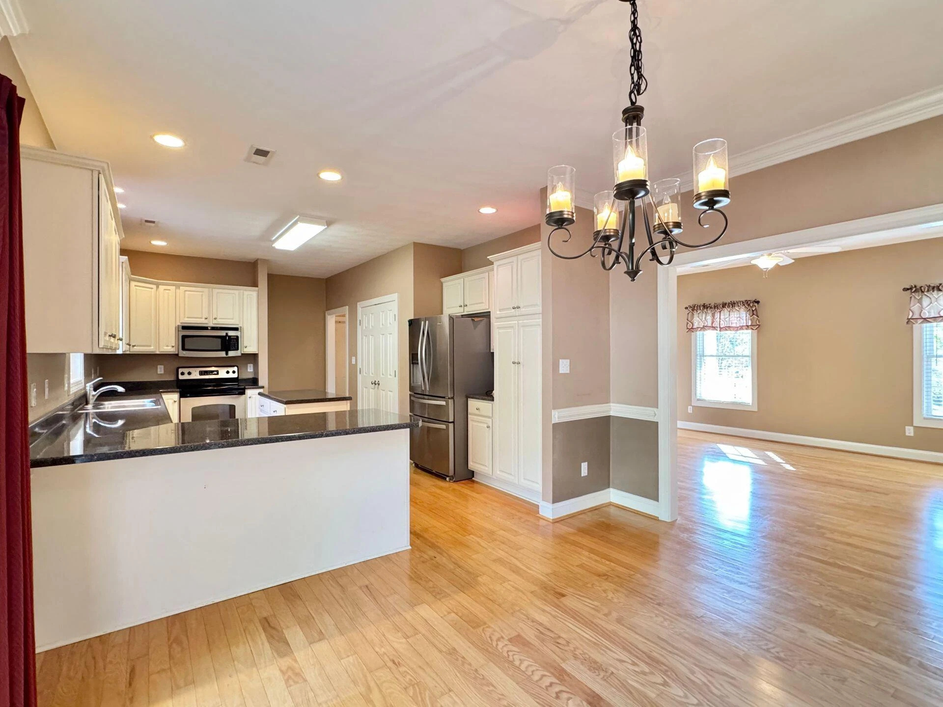 6201 Crumpacker DR - Photo 16