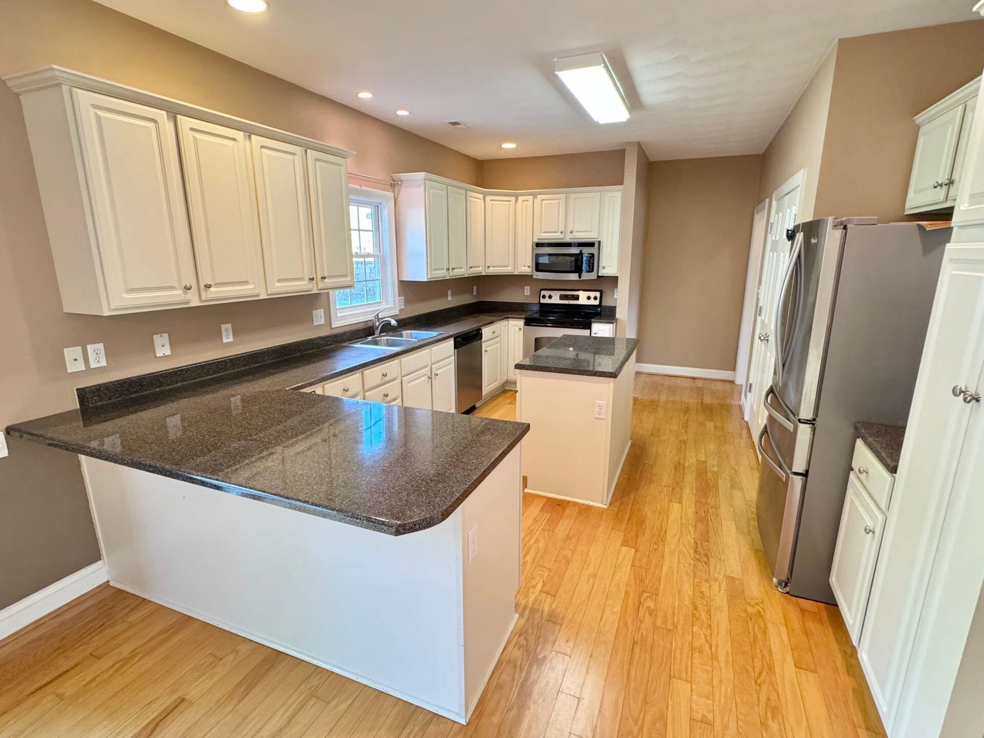 6201 Crumpacker DR - Photo 17
