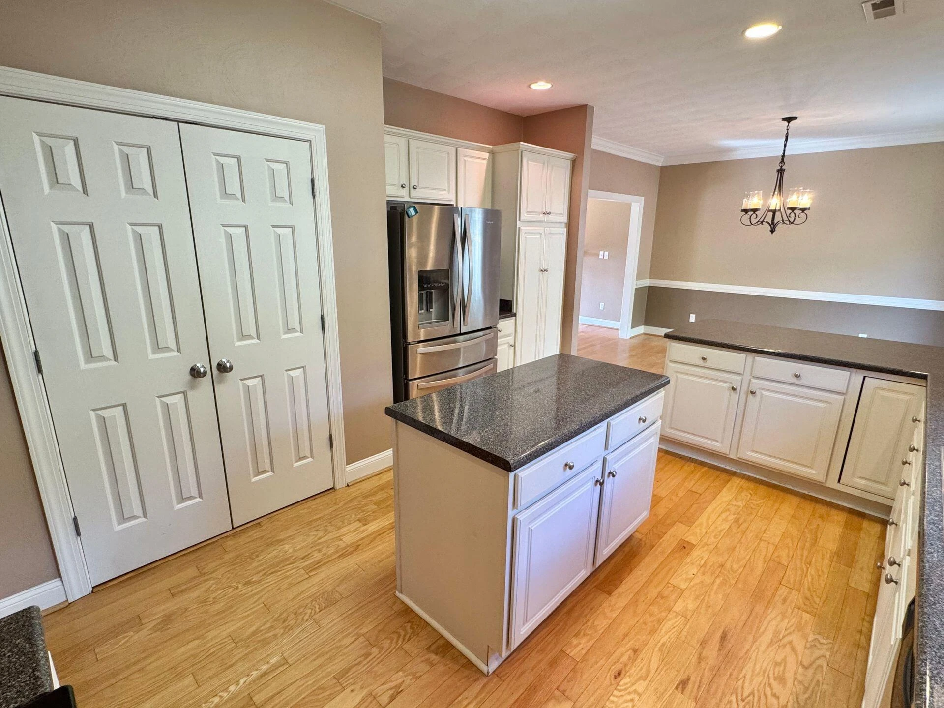 6201 Crumpacker DR - Photo 20