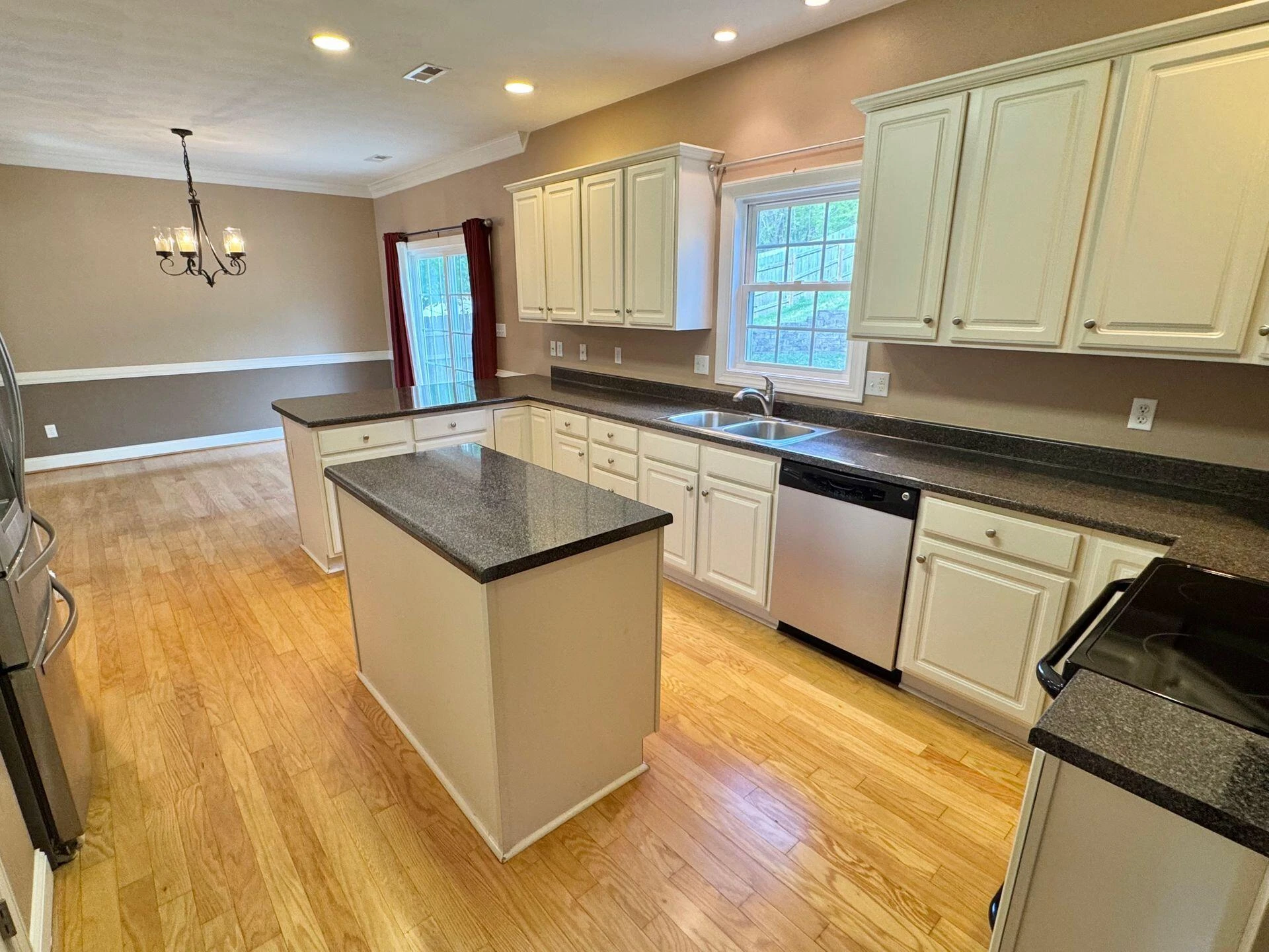 6201 Crumpacker DR - Photo 21