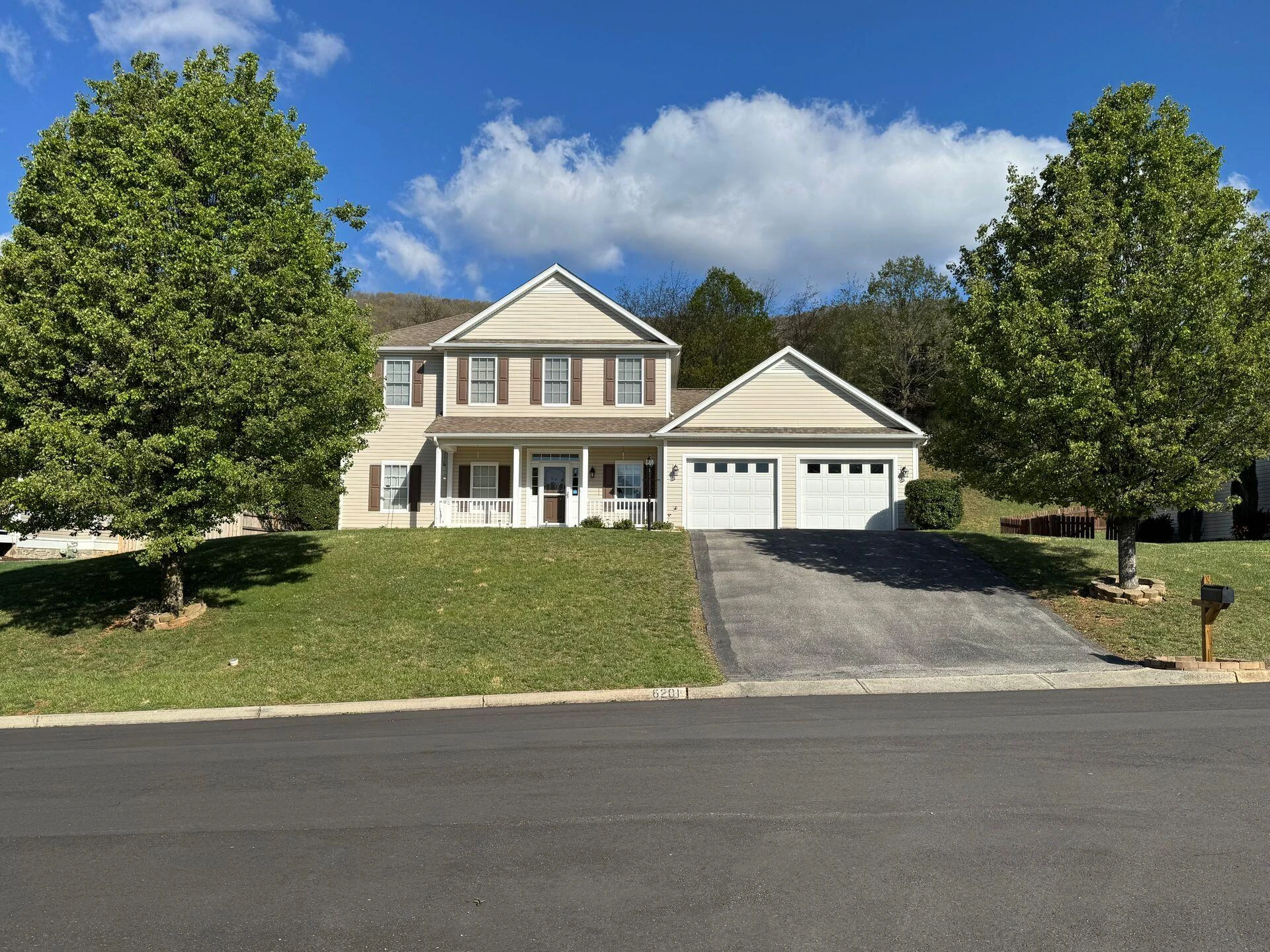 6201 Crumpacker DR - Photo 3