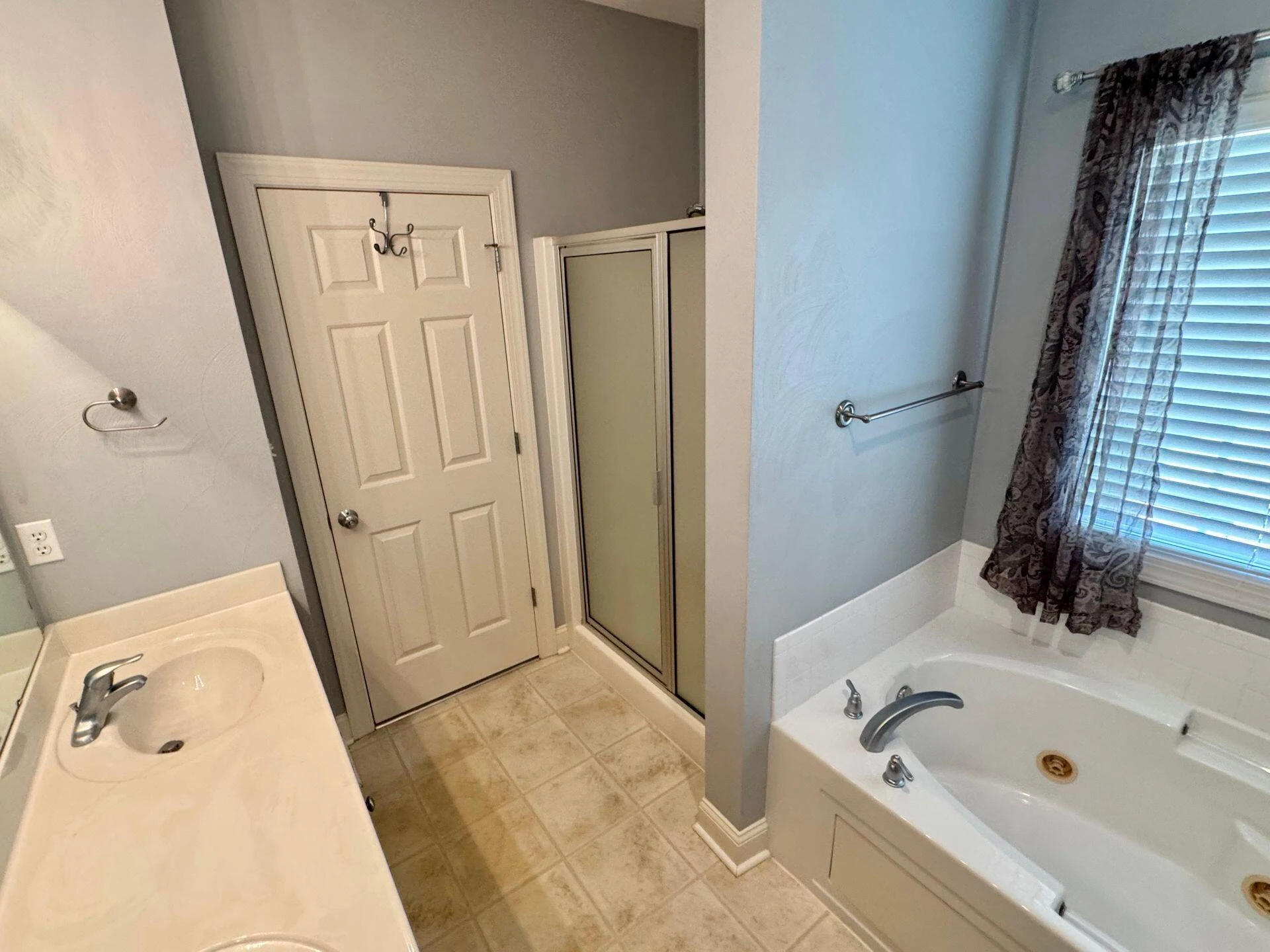 6201 Crumpacker DR - Photo 30