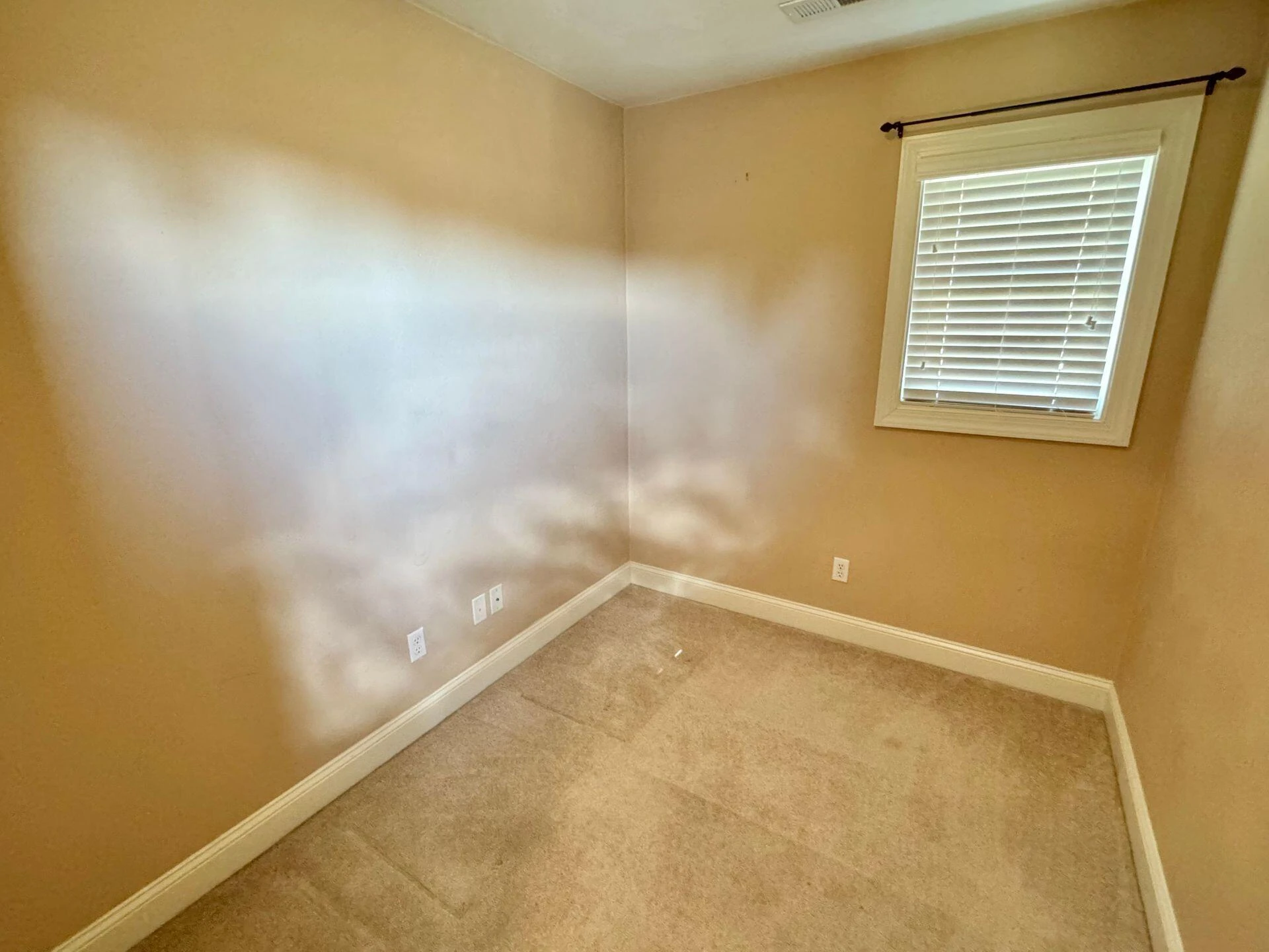 6201 Crumpacker DR - Photo 37