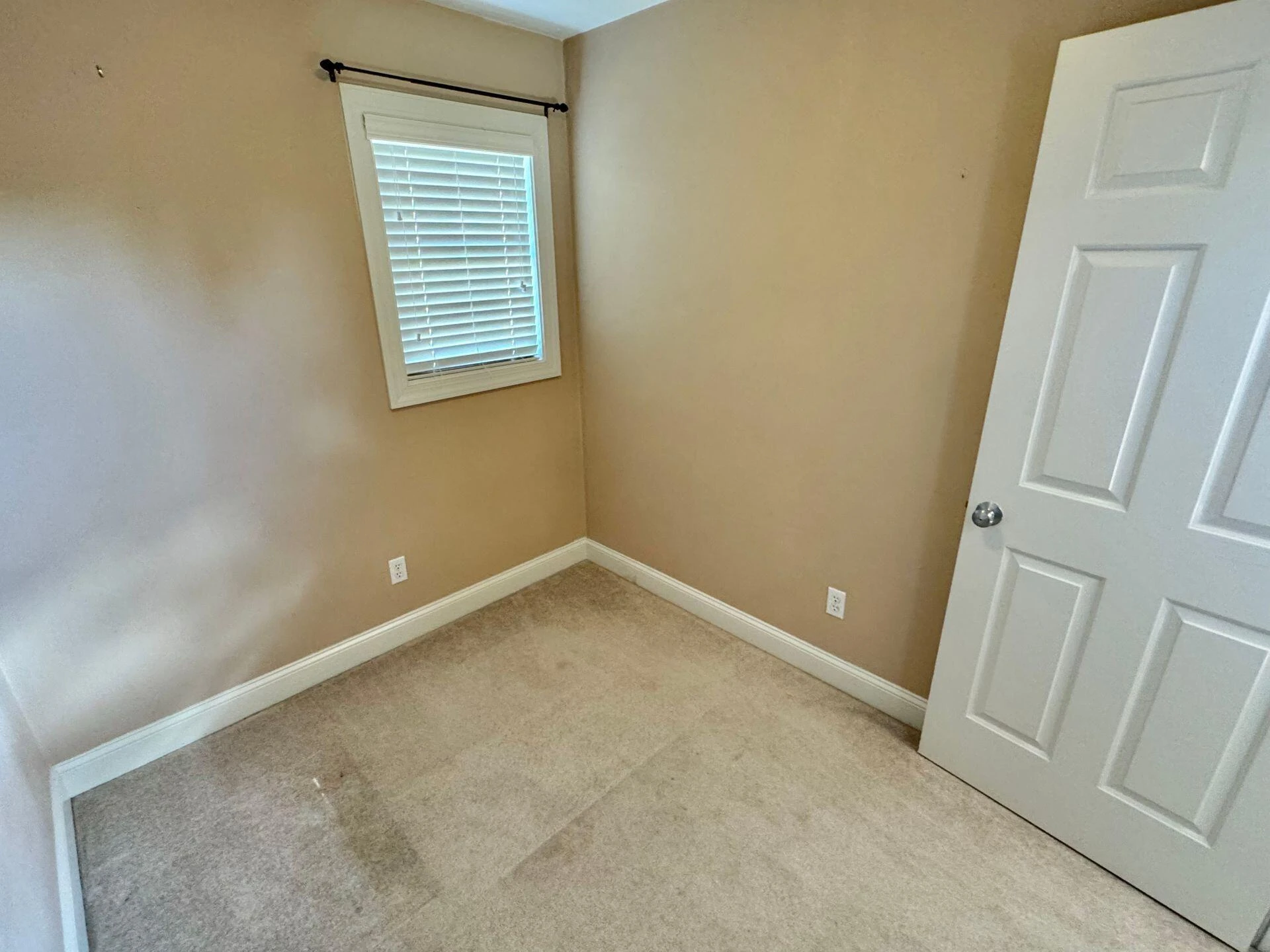 6201 Crumpacker DR - Photo 38