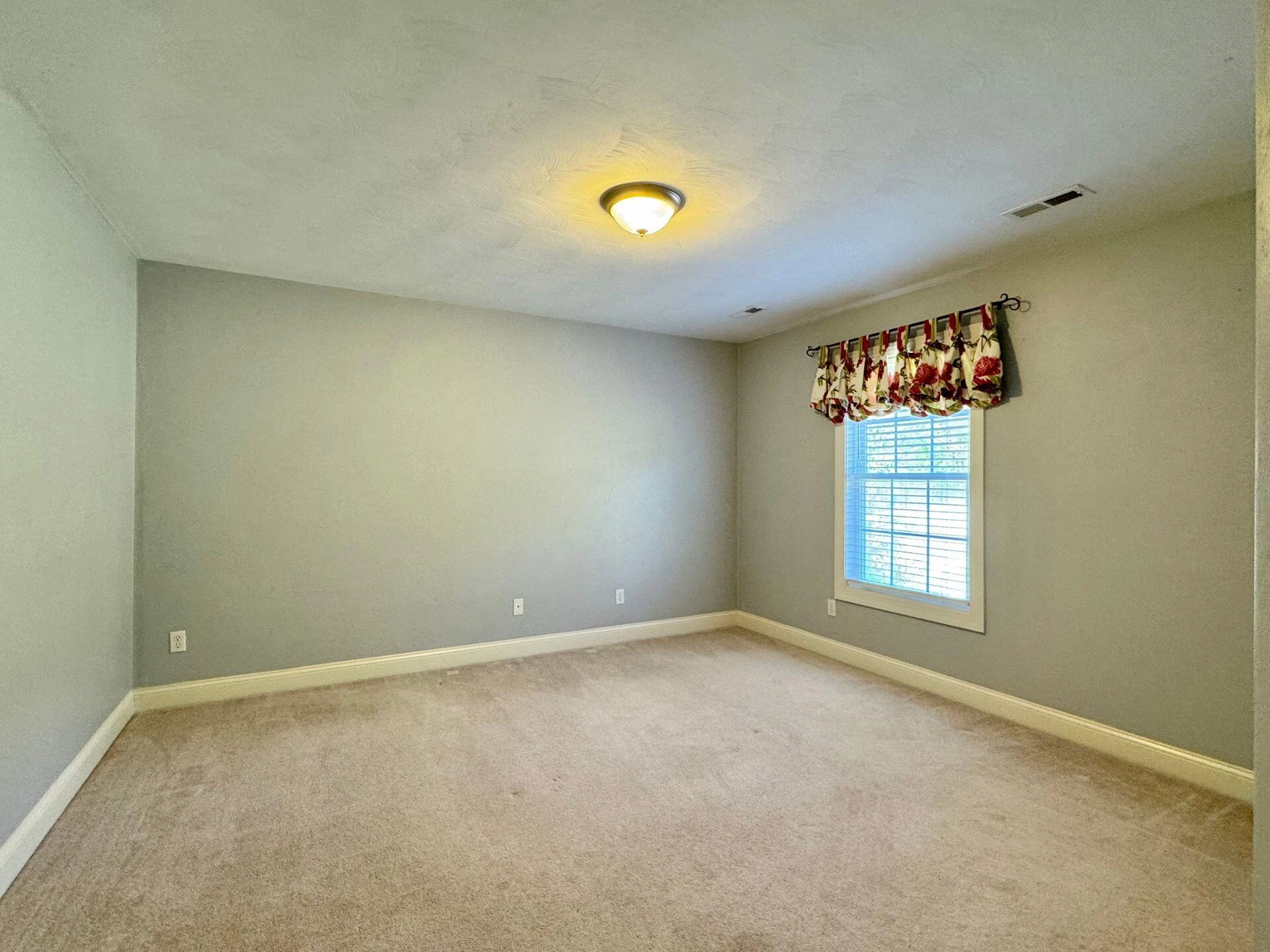 6201 Crumpacker DR - Photo 40