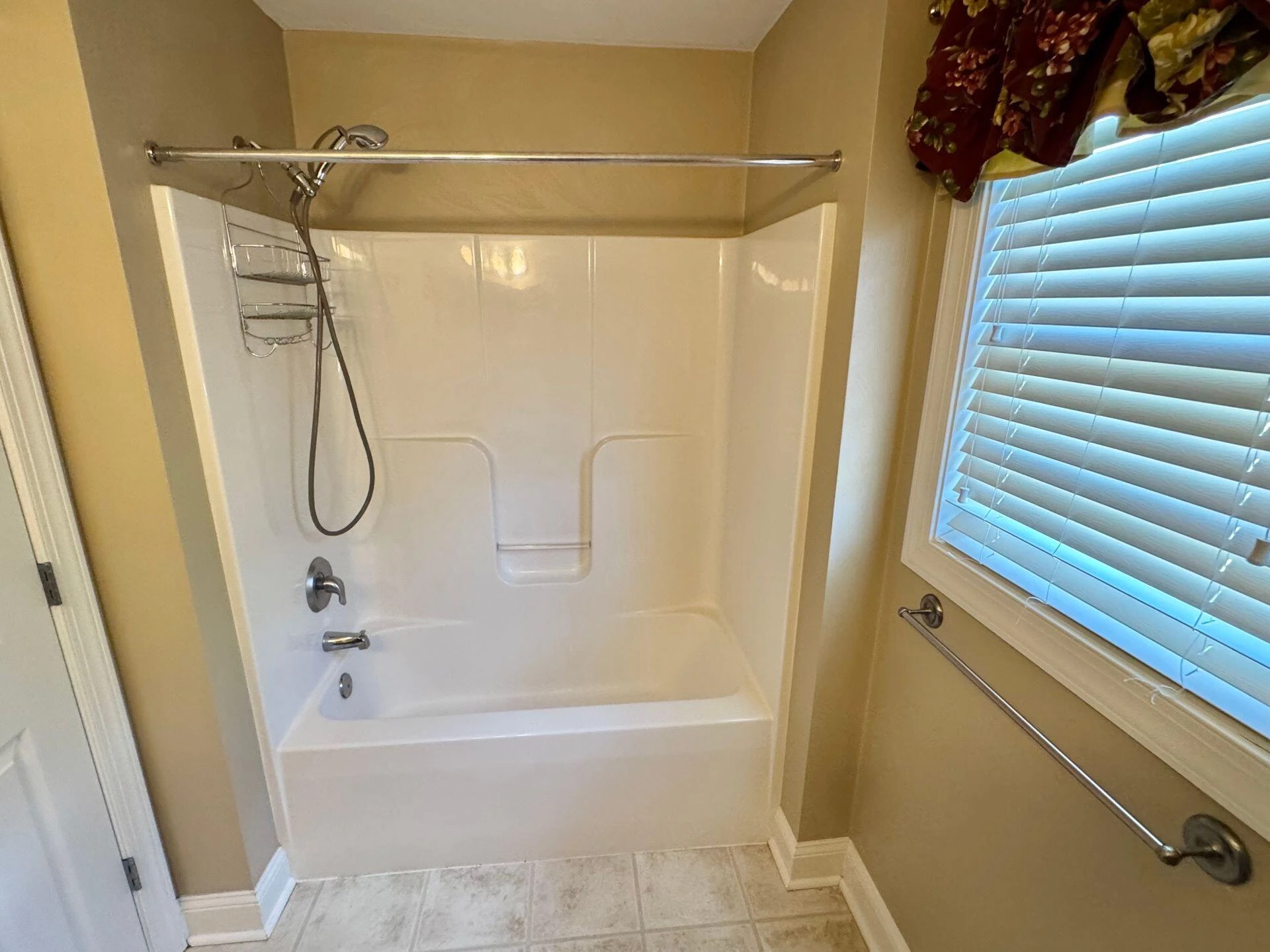 6201 Crumpacker DR - Photo 45
