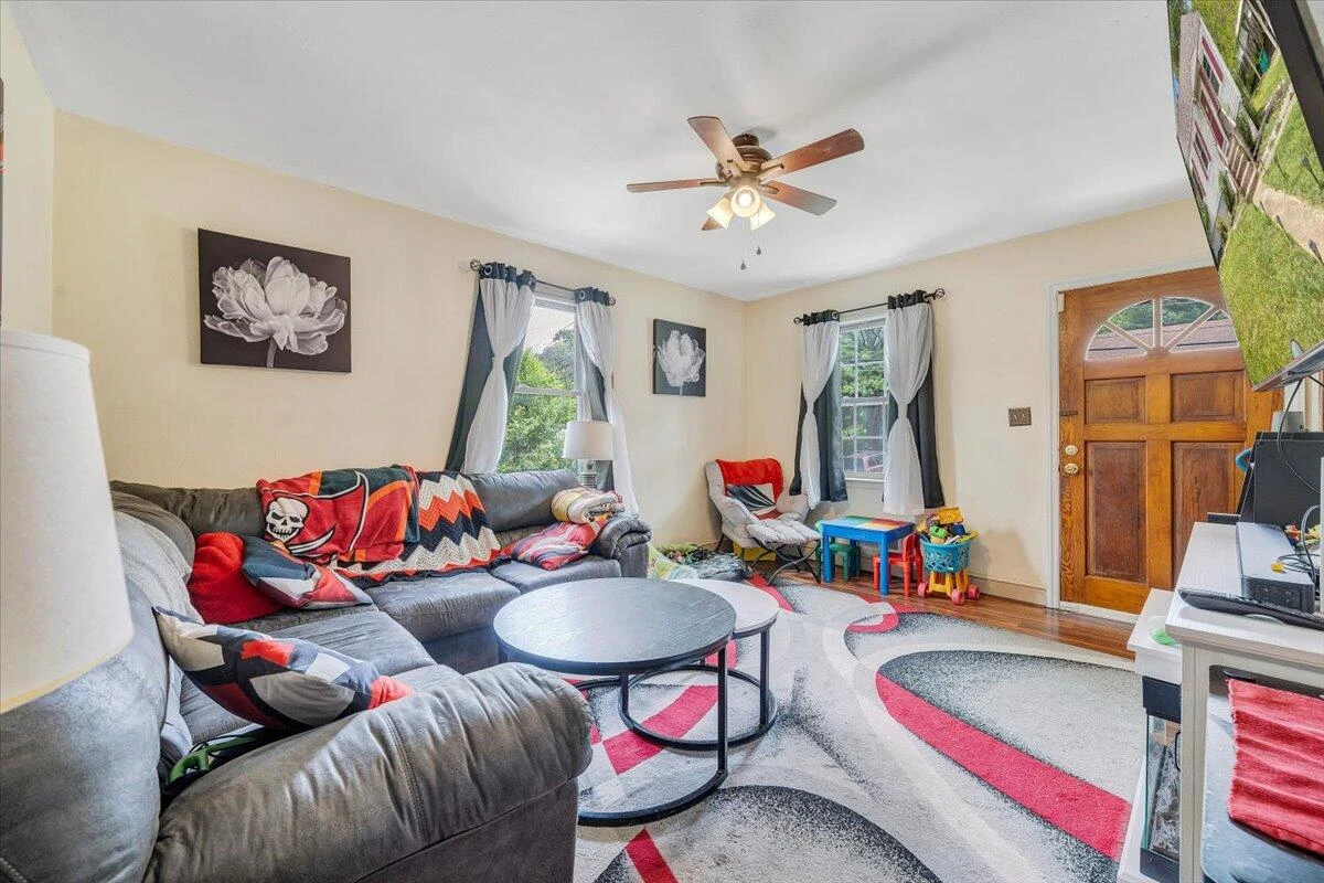 3305 Ventnor RD - Photo 2