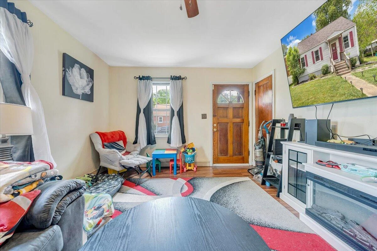 3305 Ventnor RD - Photo 5