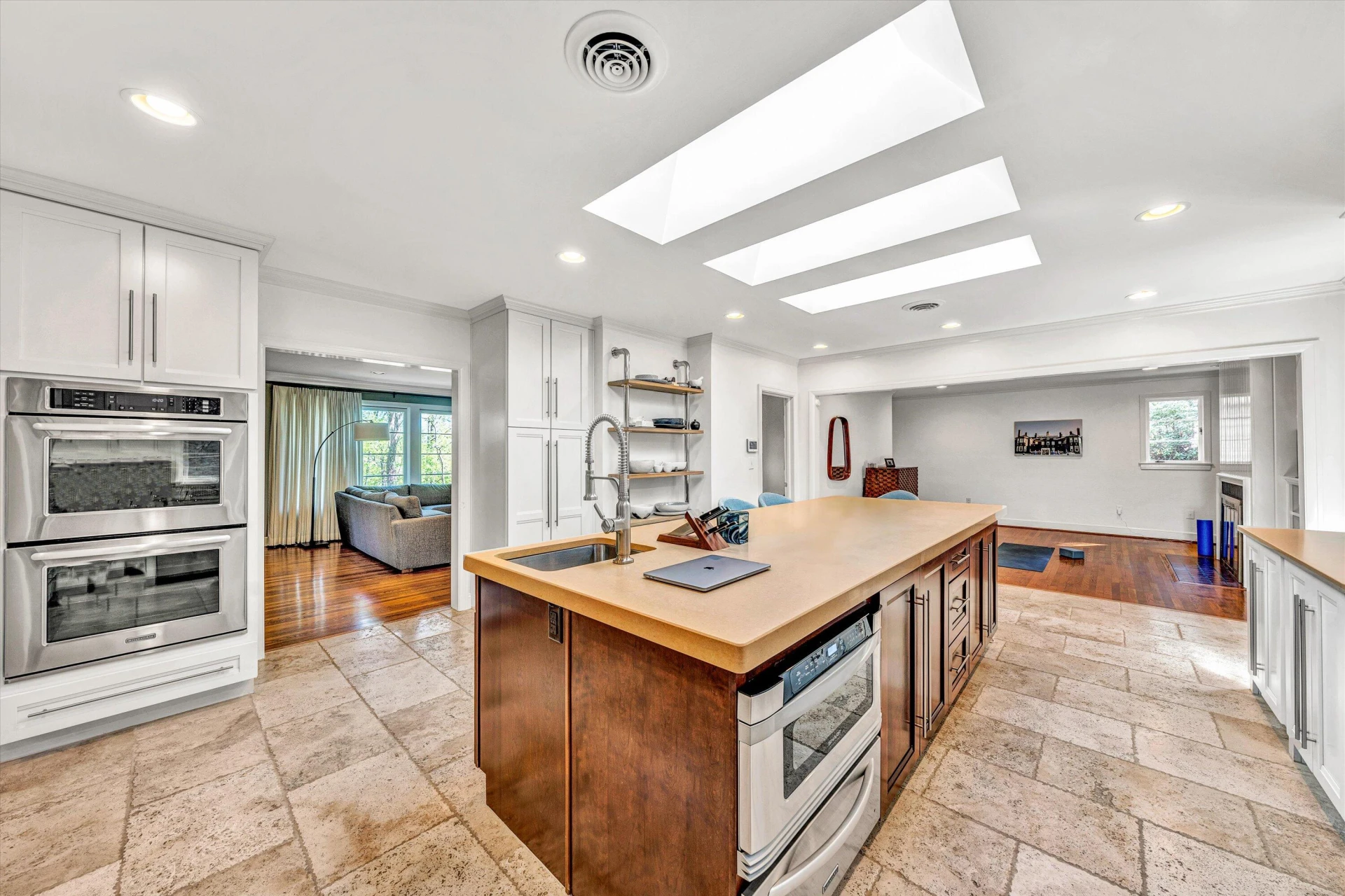 3421 Exeter ST - Photo 14