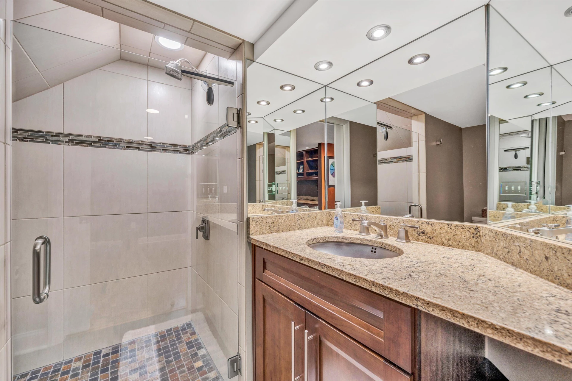 3421 Exeter ST - Photo 33