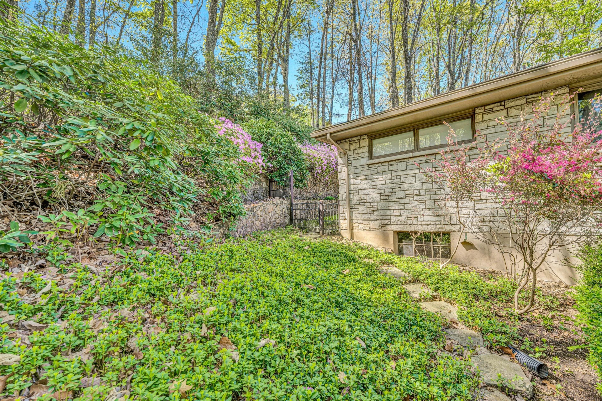 3421 Exeter ST - Photo 38