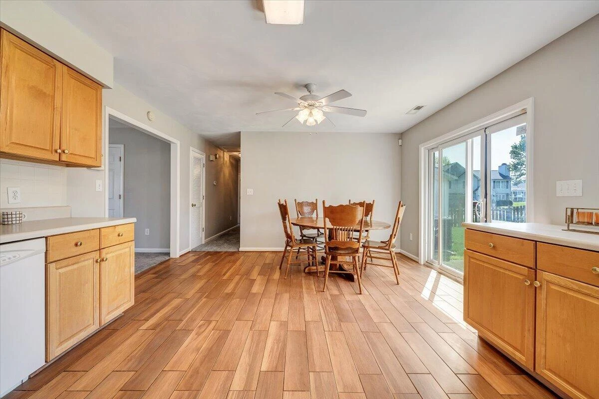 2412 Bloomfield AVE - Photo 15
