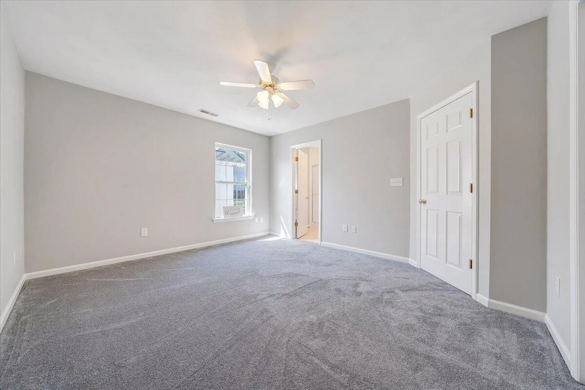 2412 Bloomfield AVE - Photo 20