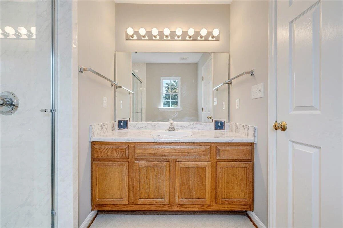 2412 Bloomfield AVE - Photo 22