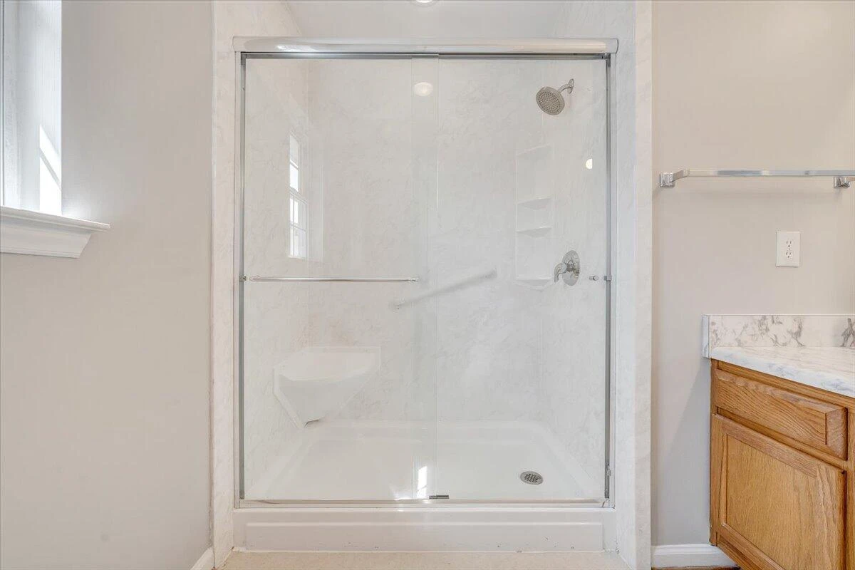 2412 Bloomfield AVE - Photo 23