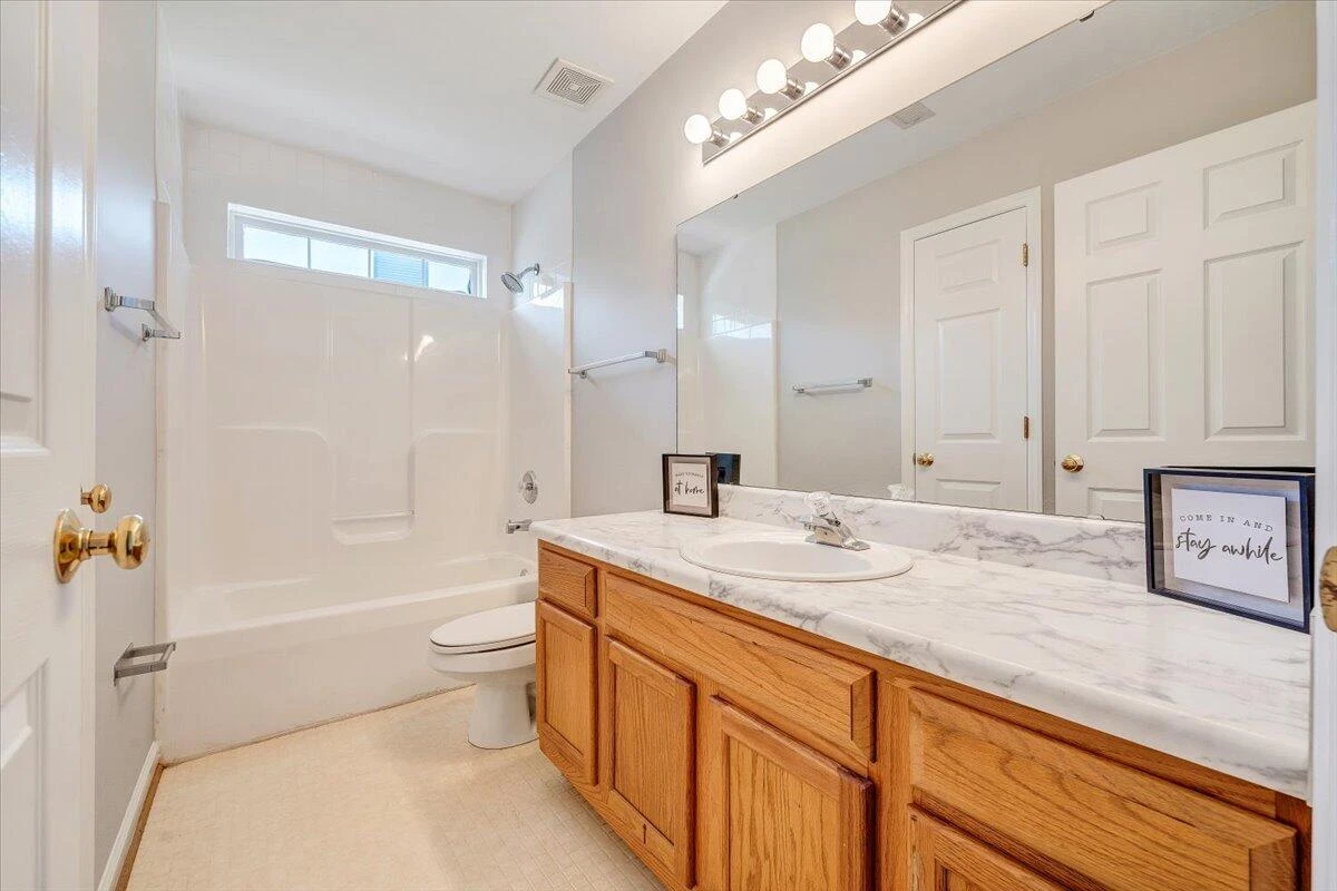 2412 Bloomfield AVE - Photo 27