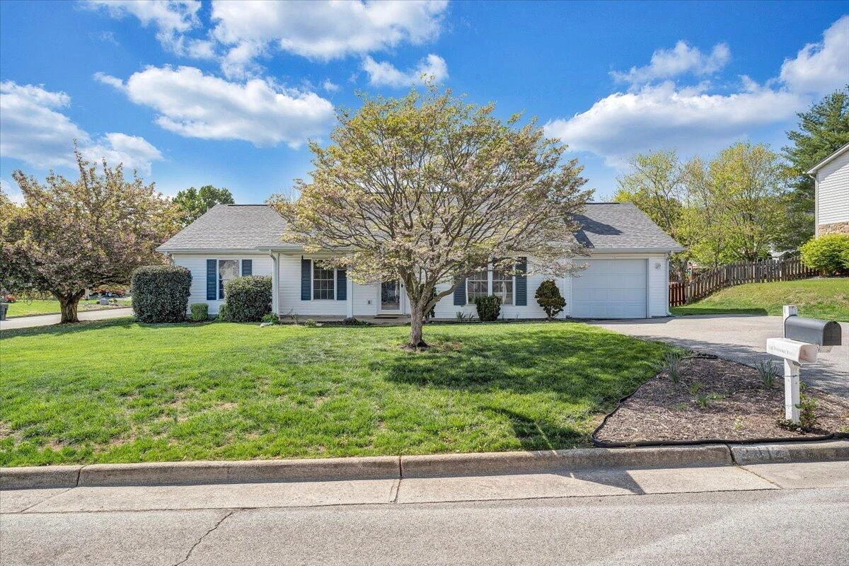 2412 Bloomfield AVE - Photo 3