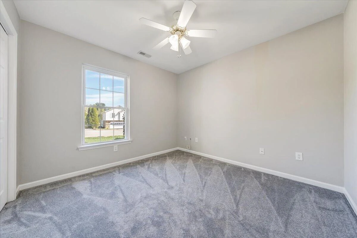 2412 Bloomfield AVE - Photo 31