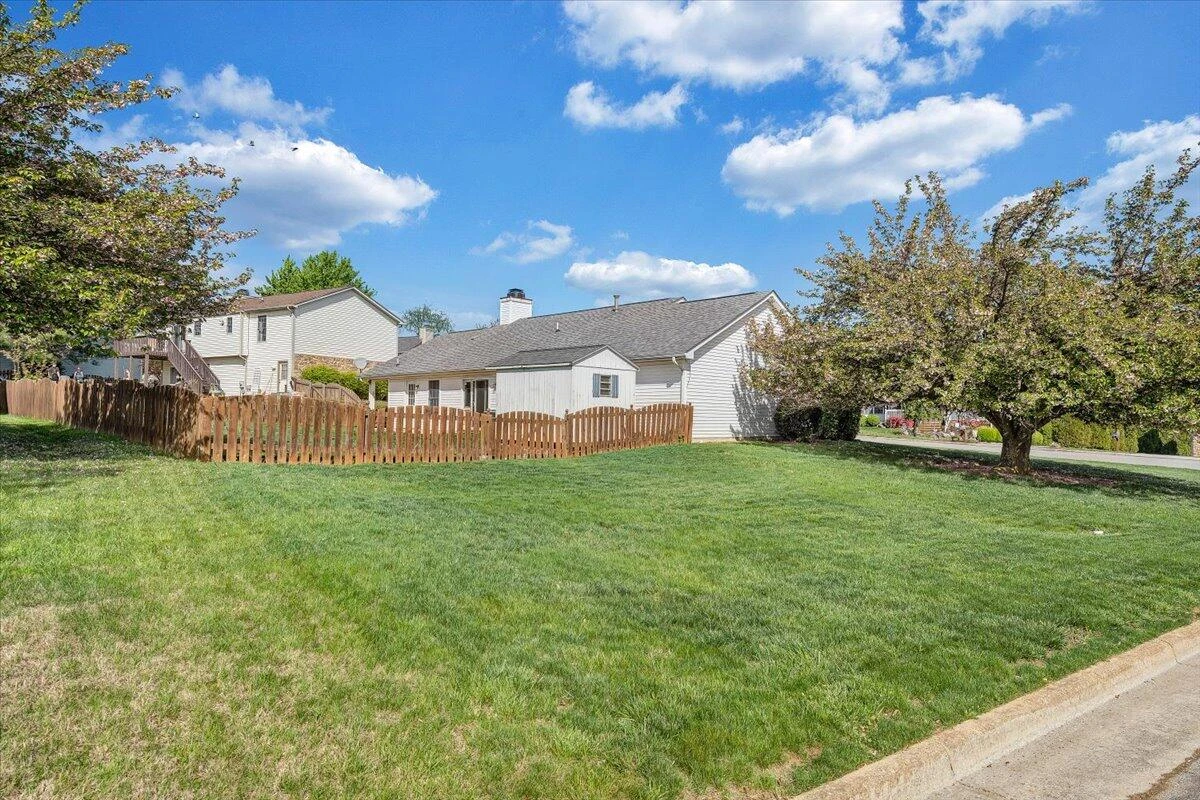 2412 Bloomfield AVE - Photo 41