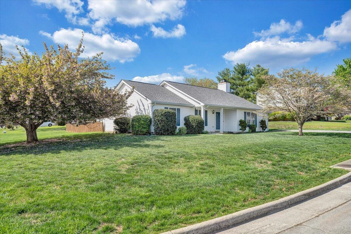 2412 Bloomfield AVE - Photo 42