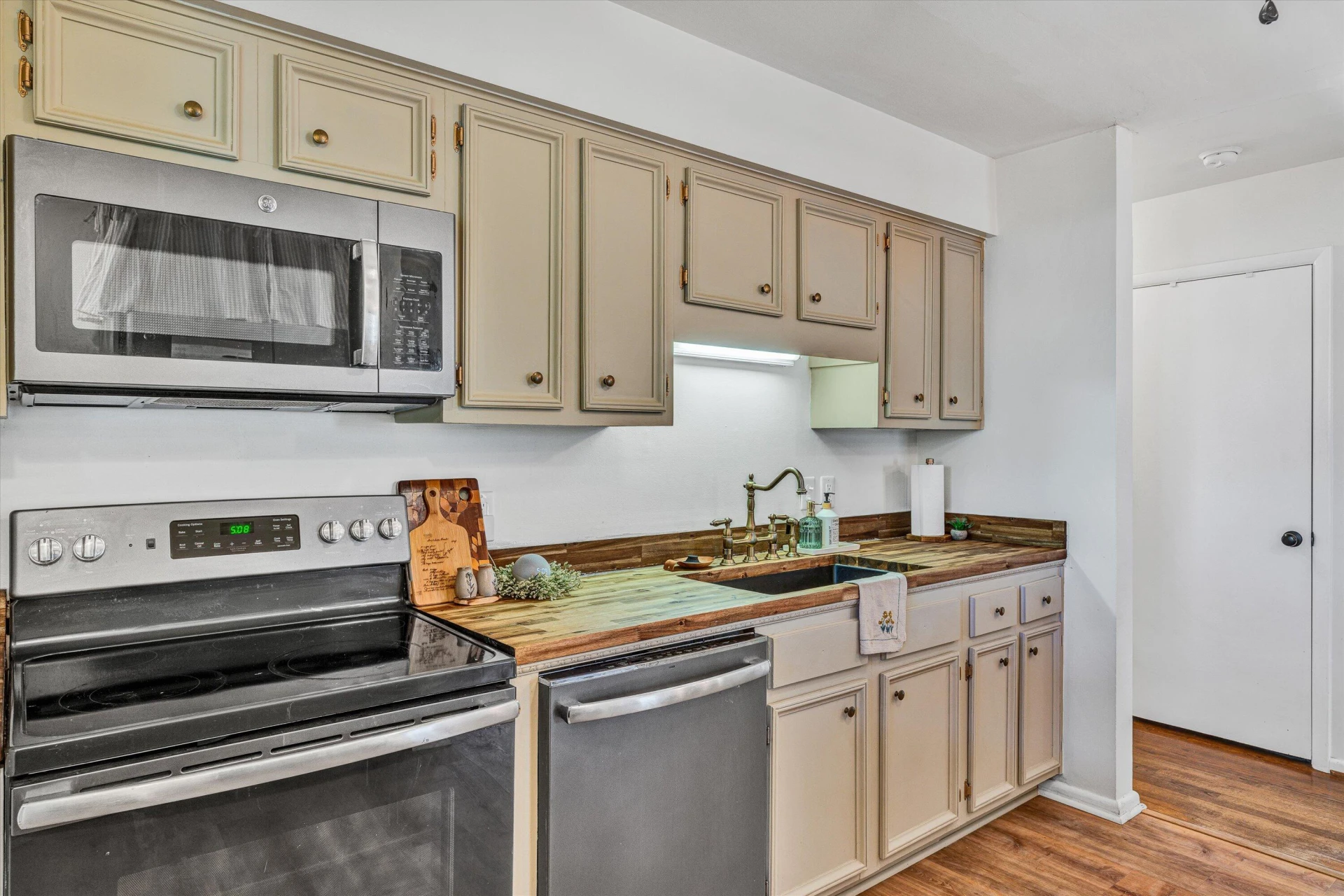 3819 Hyde Park DR - Photo 14