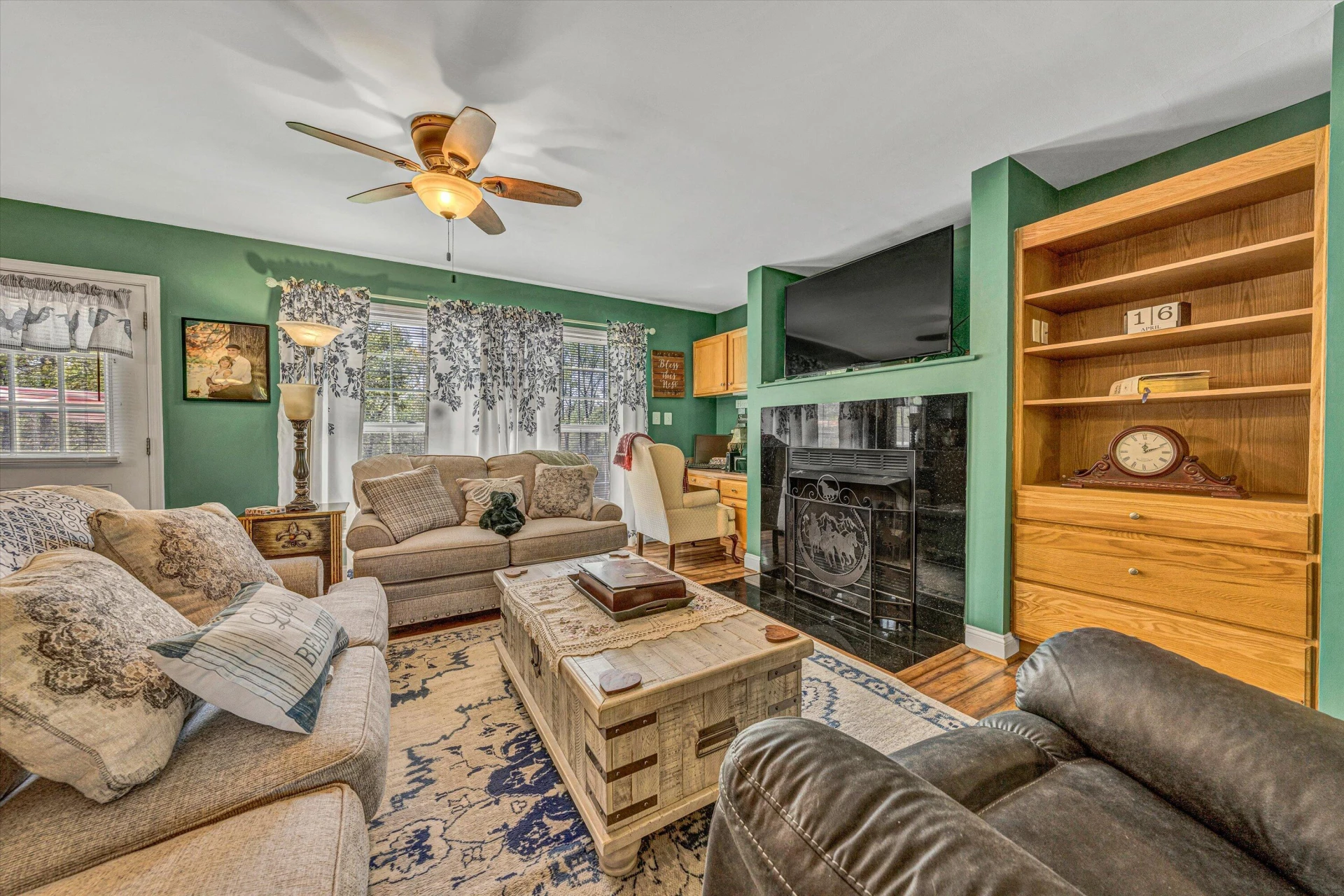 102 Cedar ST - Photo 17