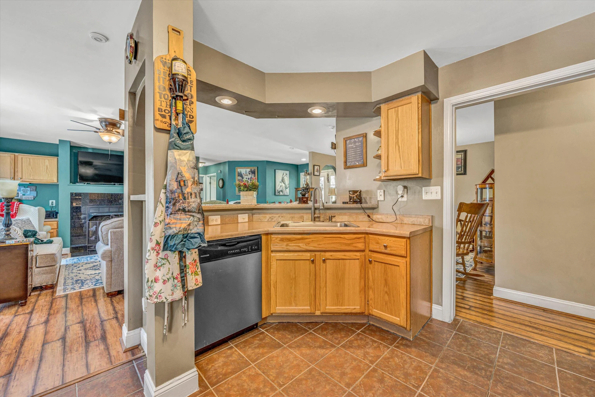 102 Cedar ST - Photo 22