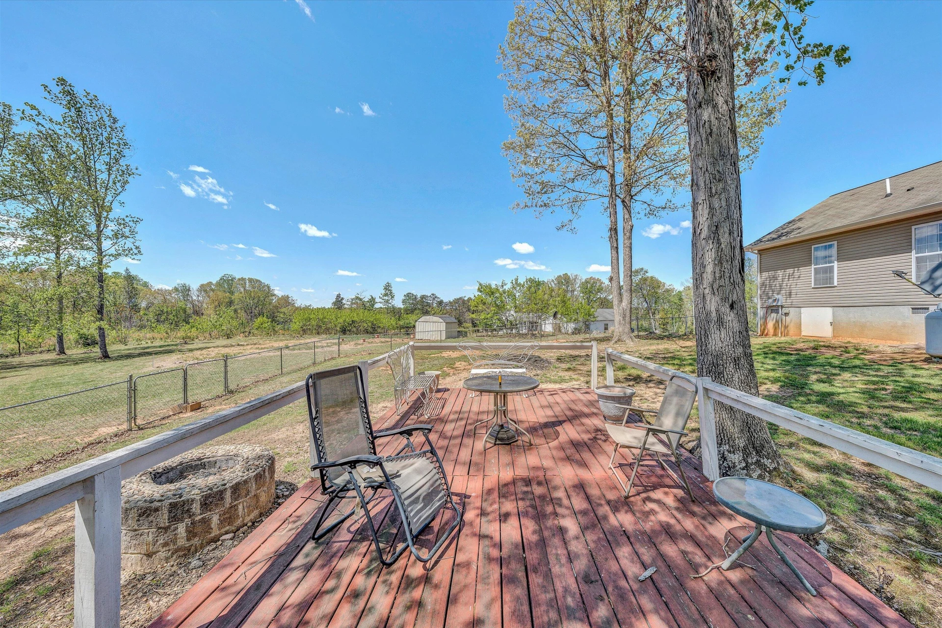 102 Cedar ST - Photo 36